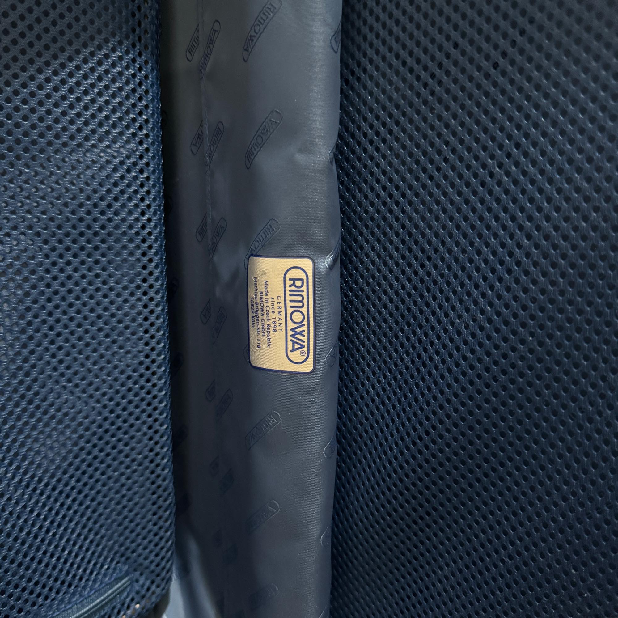 リモワ ANAコラボ限定サルサ 810.90.03.1 中古備品 32リットル 2輪