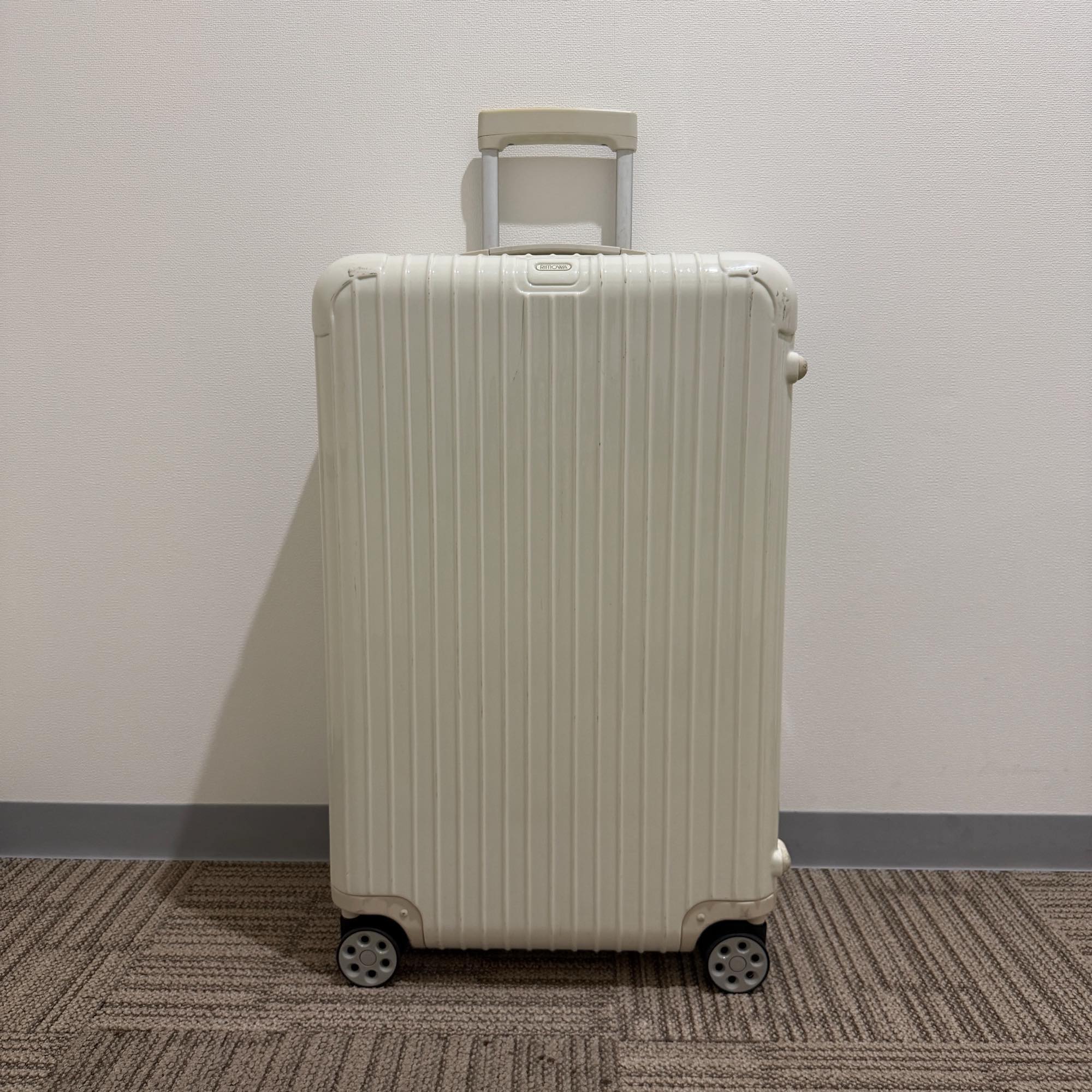 リモワ ユナイテッドアローズ限定 サルサ 810.90.24.6 中古美品 58リットル 4輪