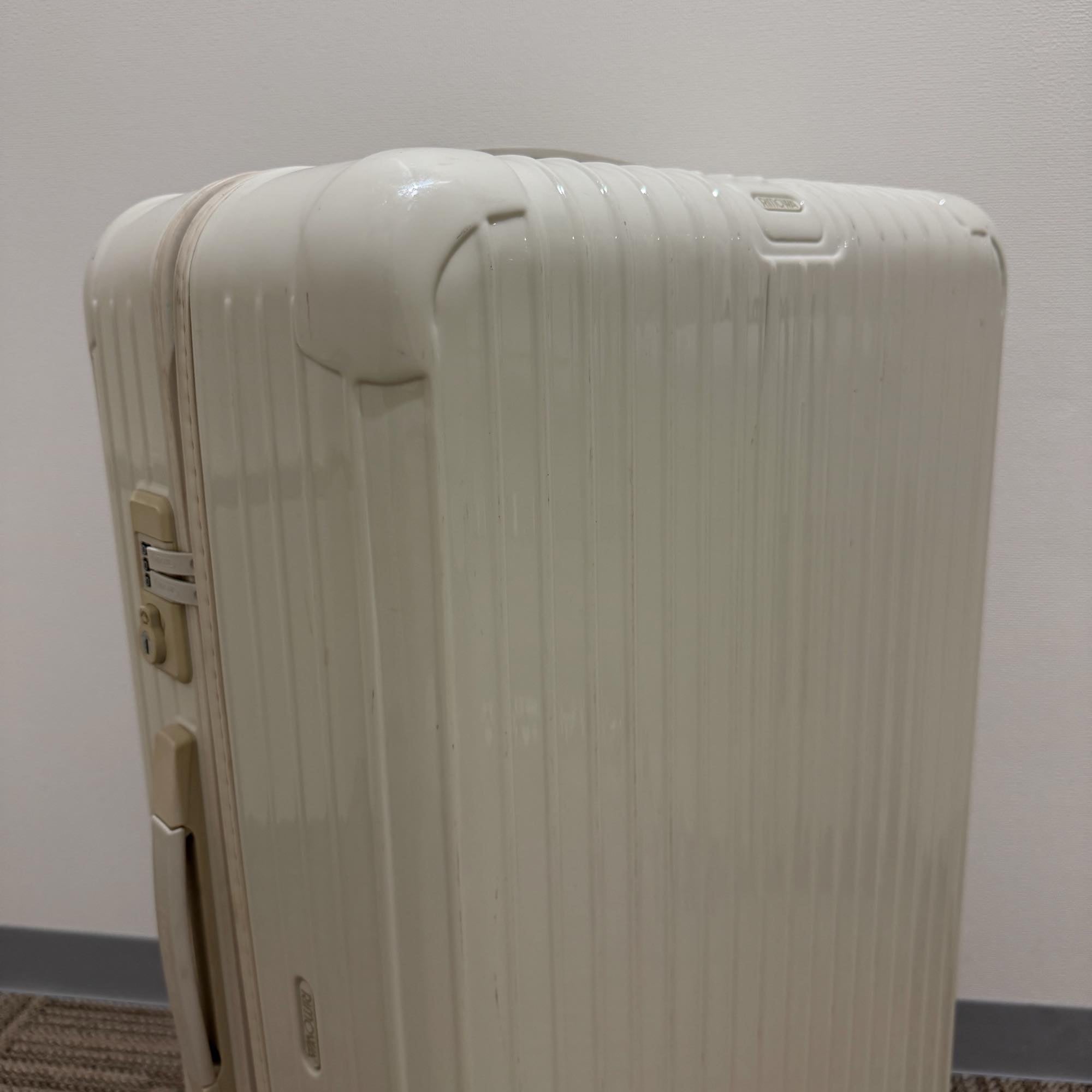 リモワ ユナイテッドアローズ限定 サルサ 810.90.24.6 中古美品 58リットル 4輪