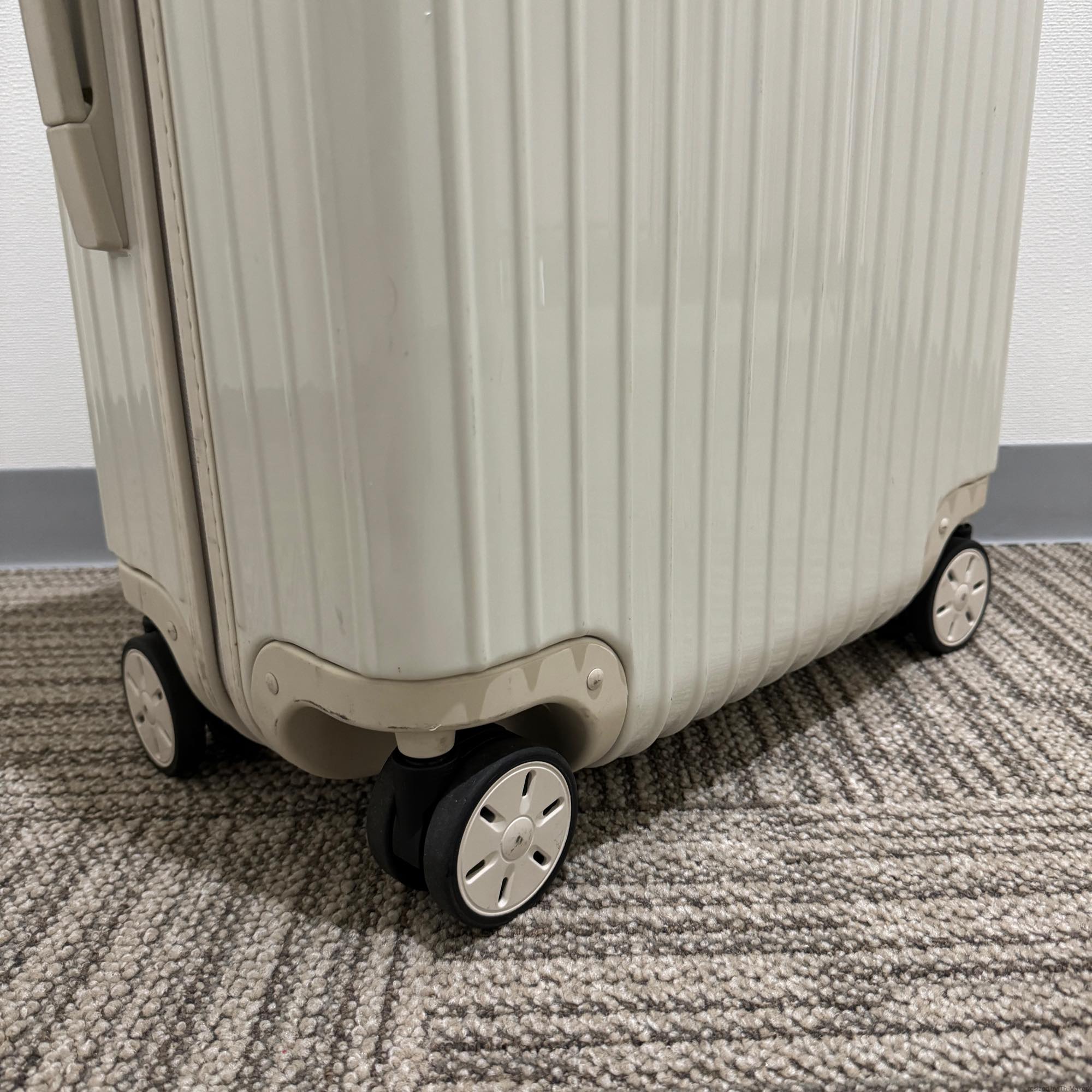リモワ サルサ 810.90 中古商品 23リットル 2輪