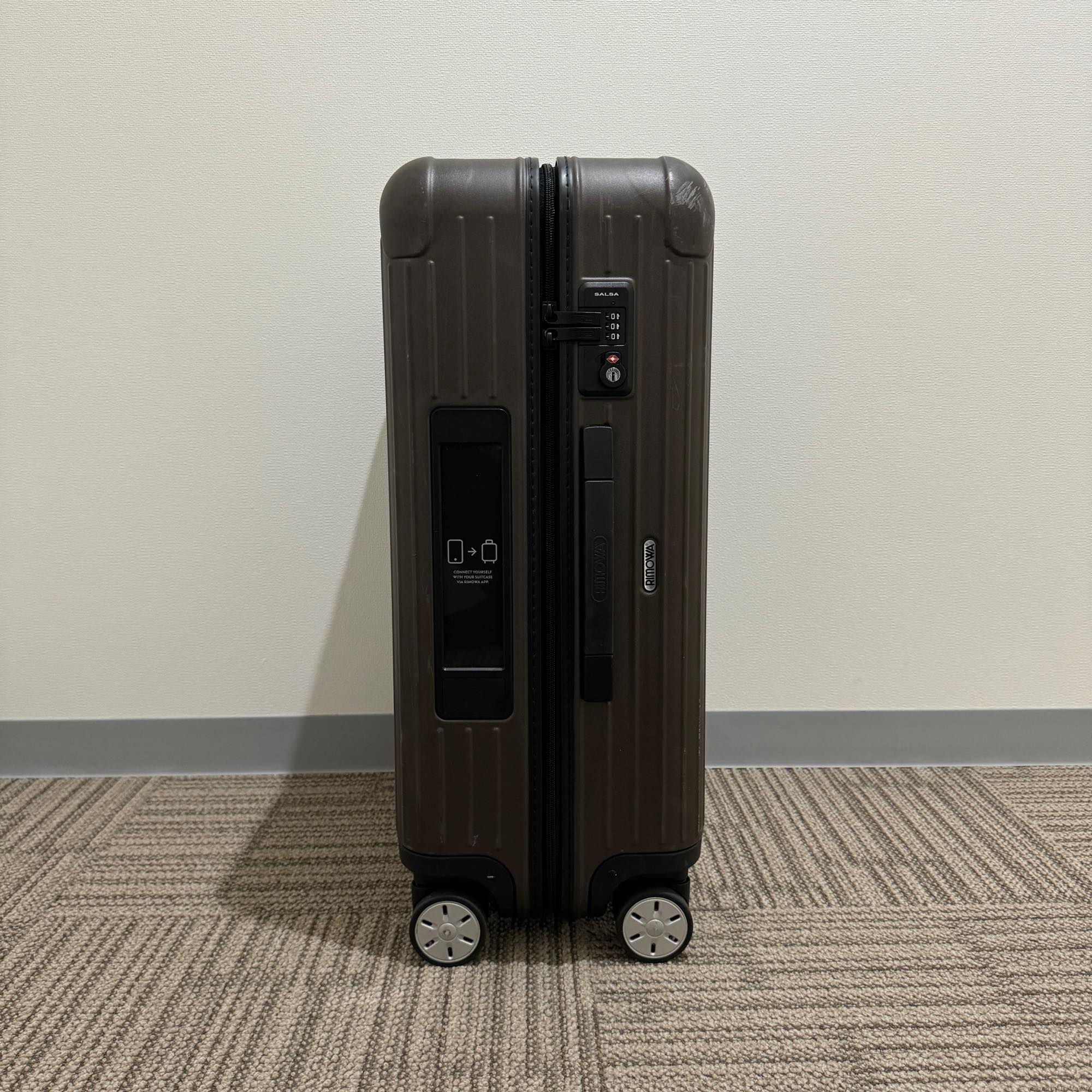 リモワ サルサ 電子タグ 811.63.38.5 中古美品 63リットル 4輪