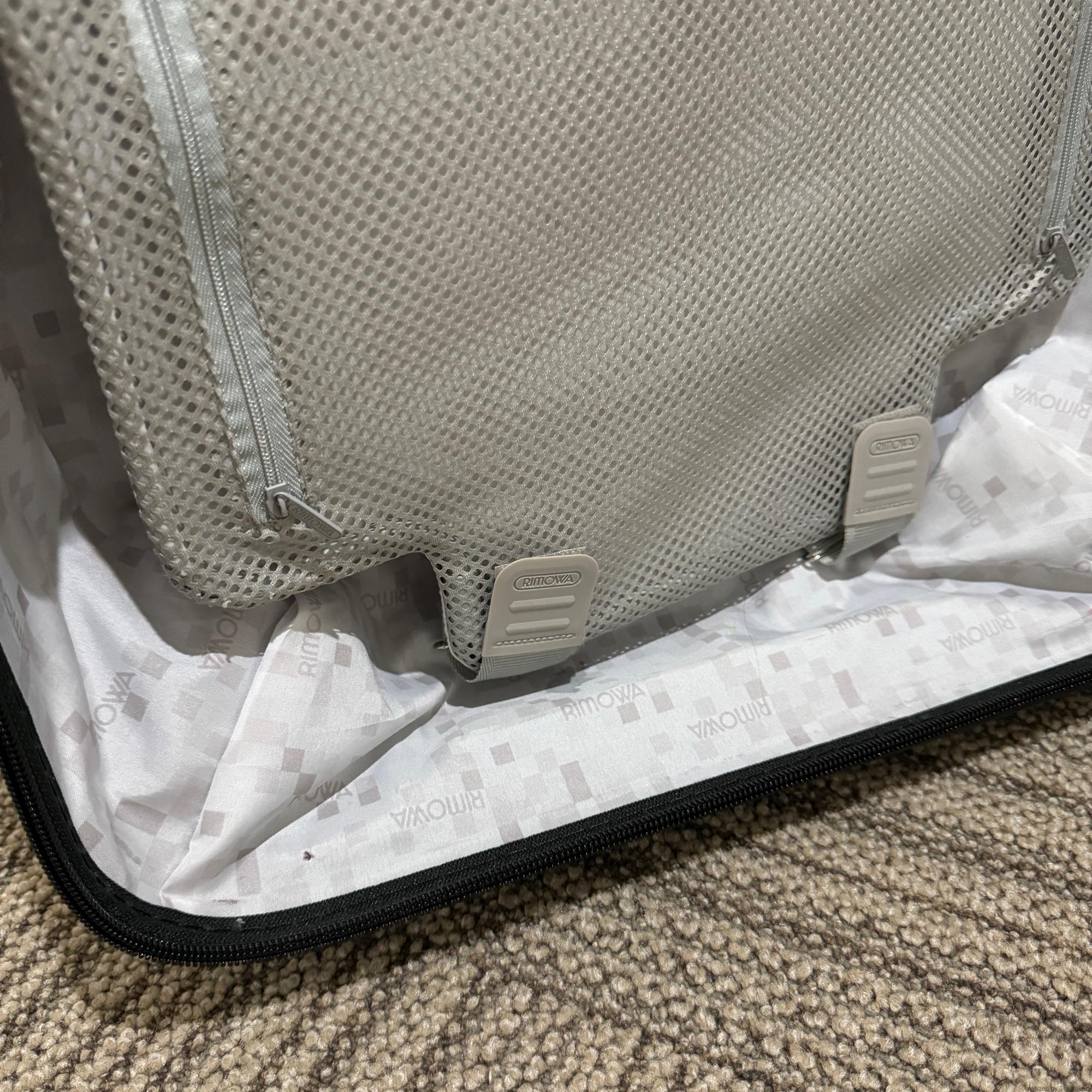 リモワ サルサ 電子タグ 811.63.38.5 中古美品 63リットル 4輪