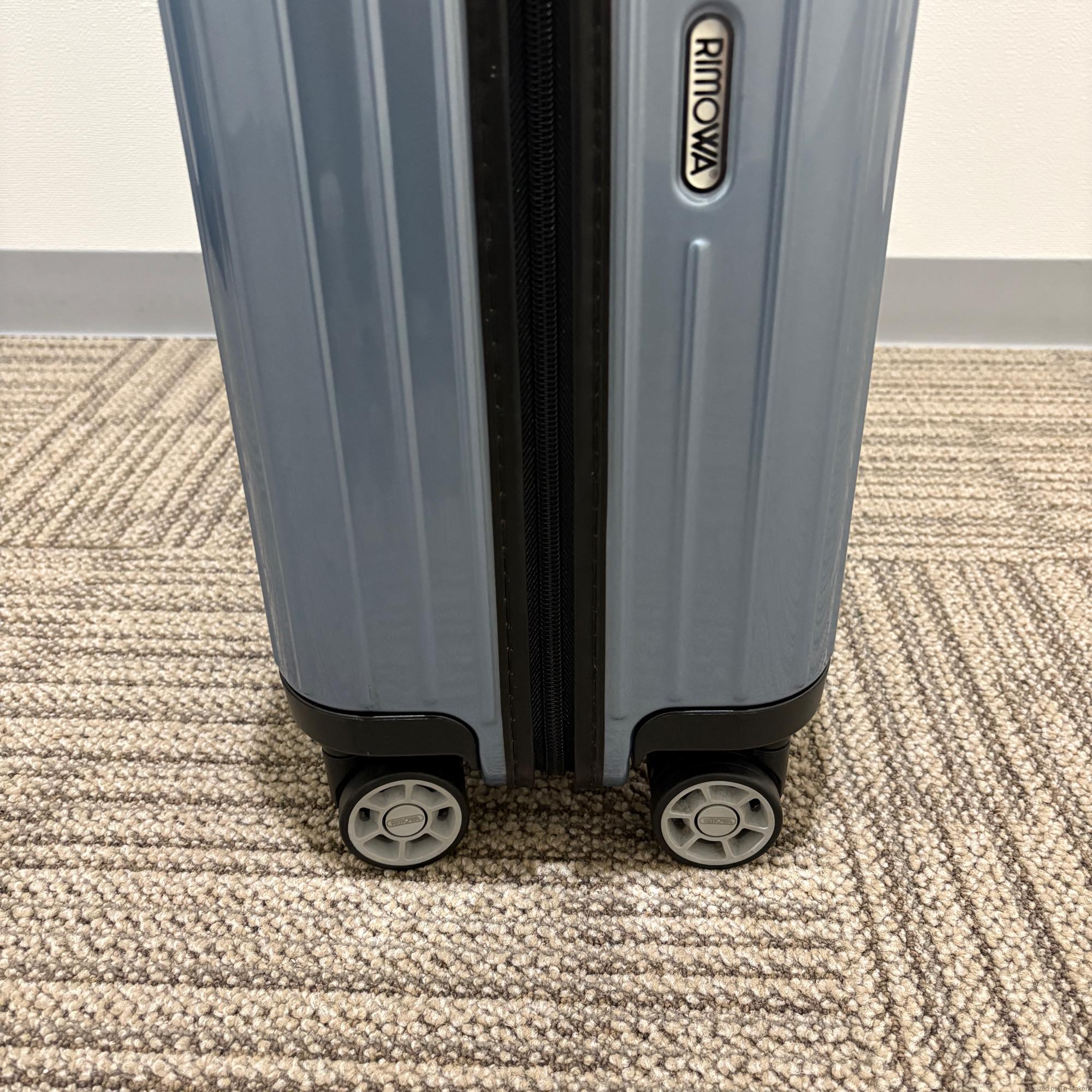 リモワ サルサ エアー 820.52.78.4-1 33リットル 中古美品 4輪