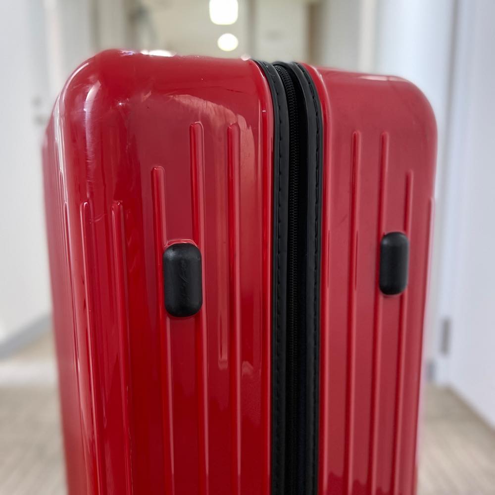 リモワ エッセンシャルライト 823.73.65.4 チェックインL 中古美品 レッド
