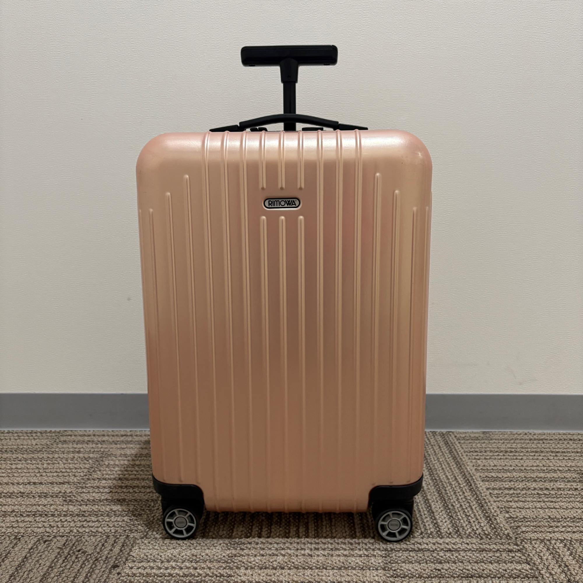 リモワ アメリカ限定サルサエアー(エッセンシャルライト) U828.52 中古美品 32リットル 4輪