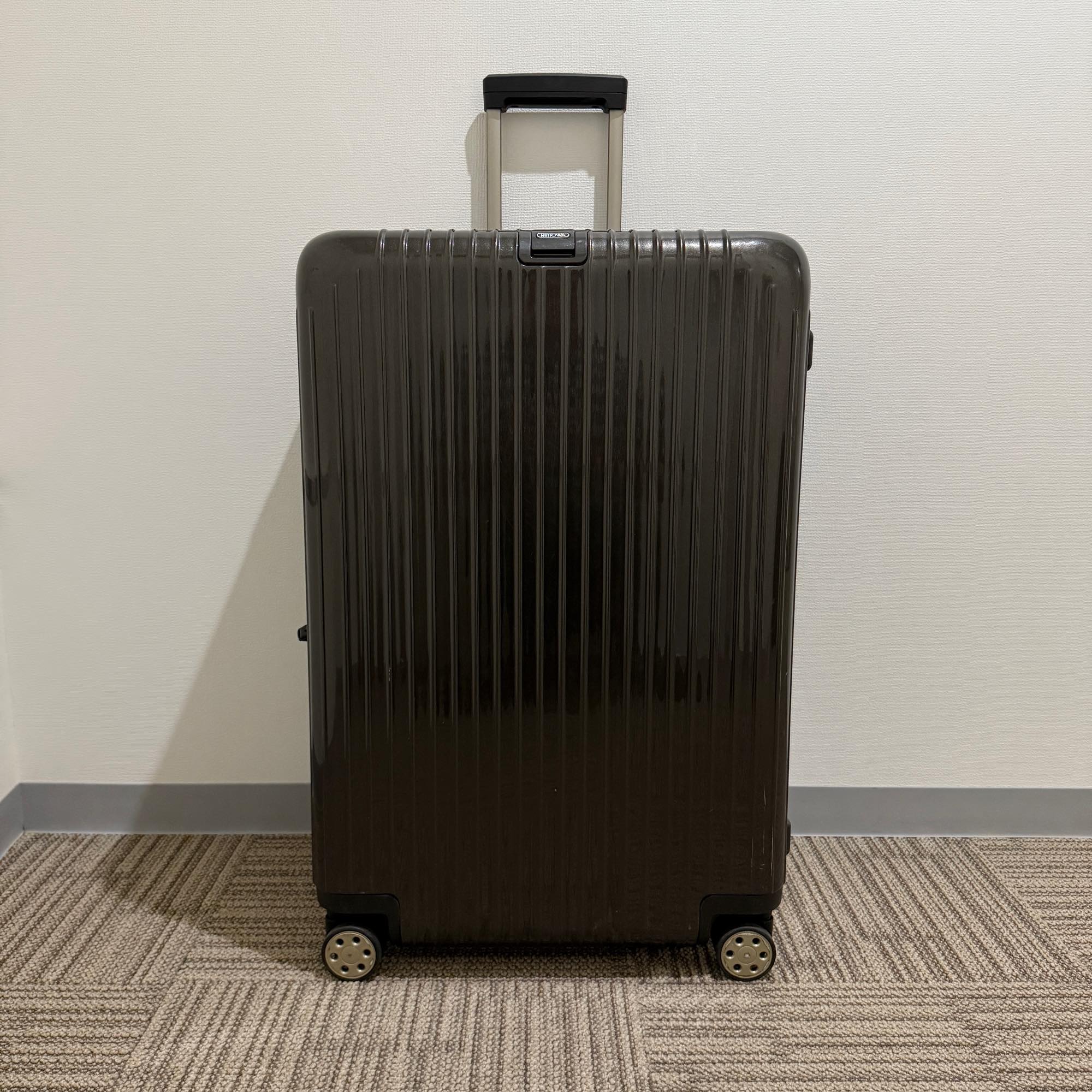 リモワ サルサデラックス 3Suiter 830.80.33.4 中古美品 128リットル 4輪