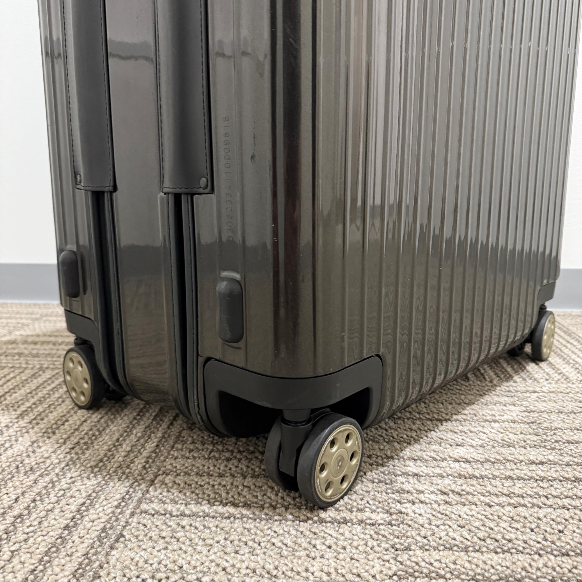 リモワ サルサデラックス 3Suiter 830.80.33.4 中古美品 128リットル 4輪