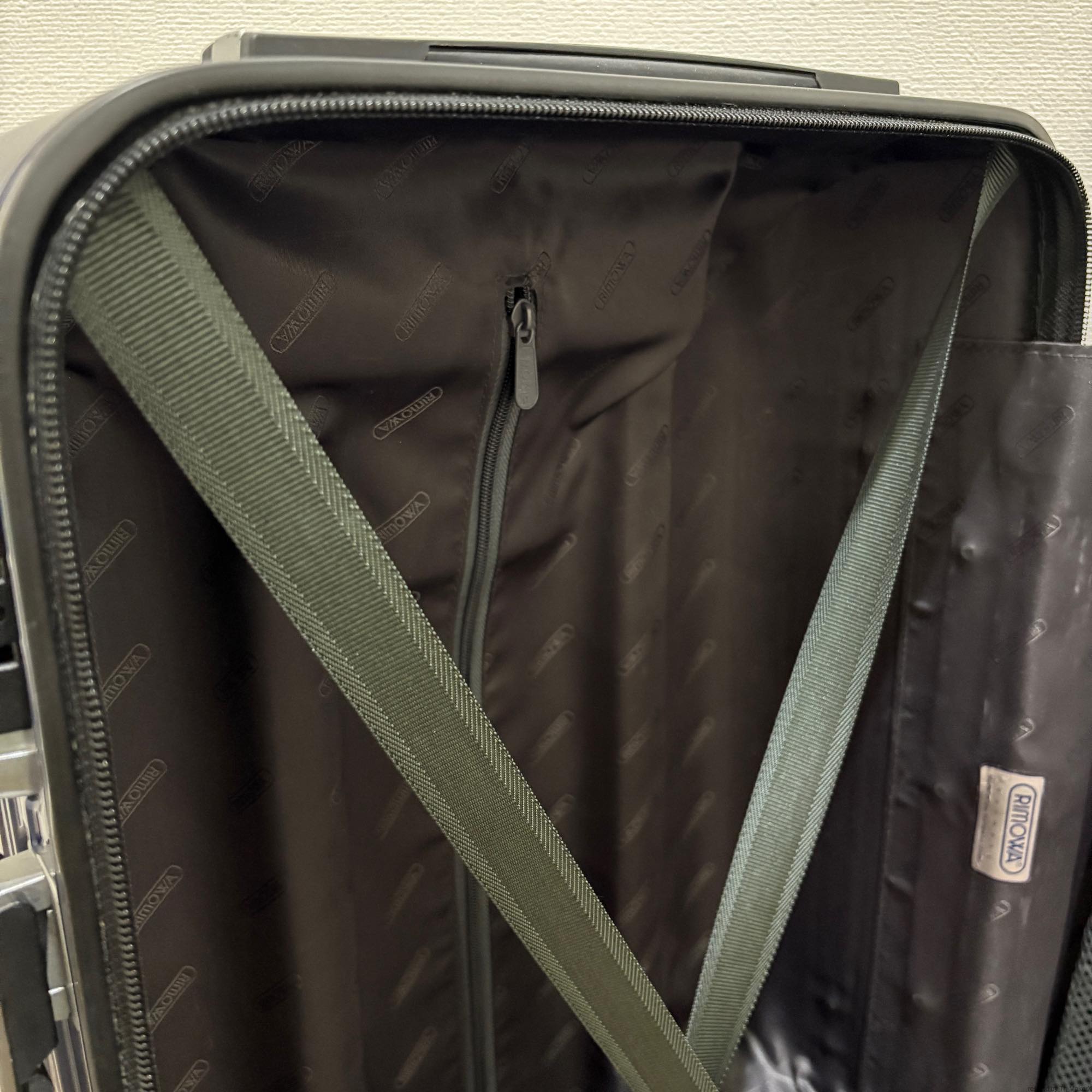 リモワ タンゴ 831.52 中古美品 35リットル 2輪