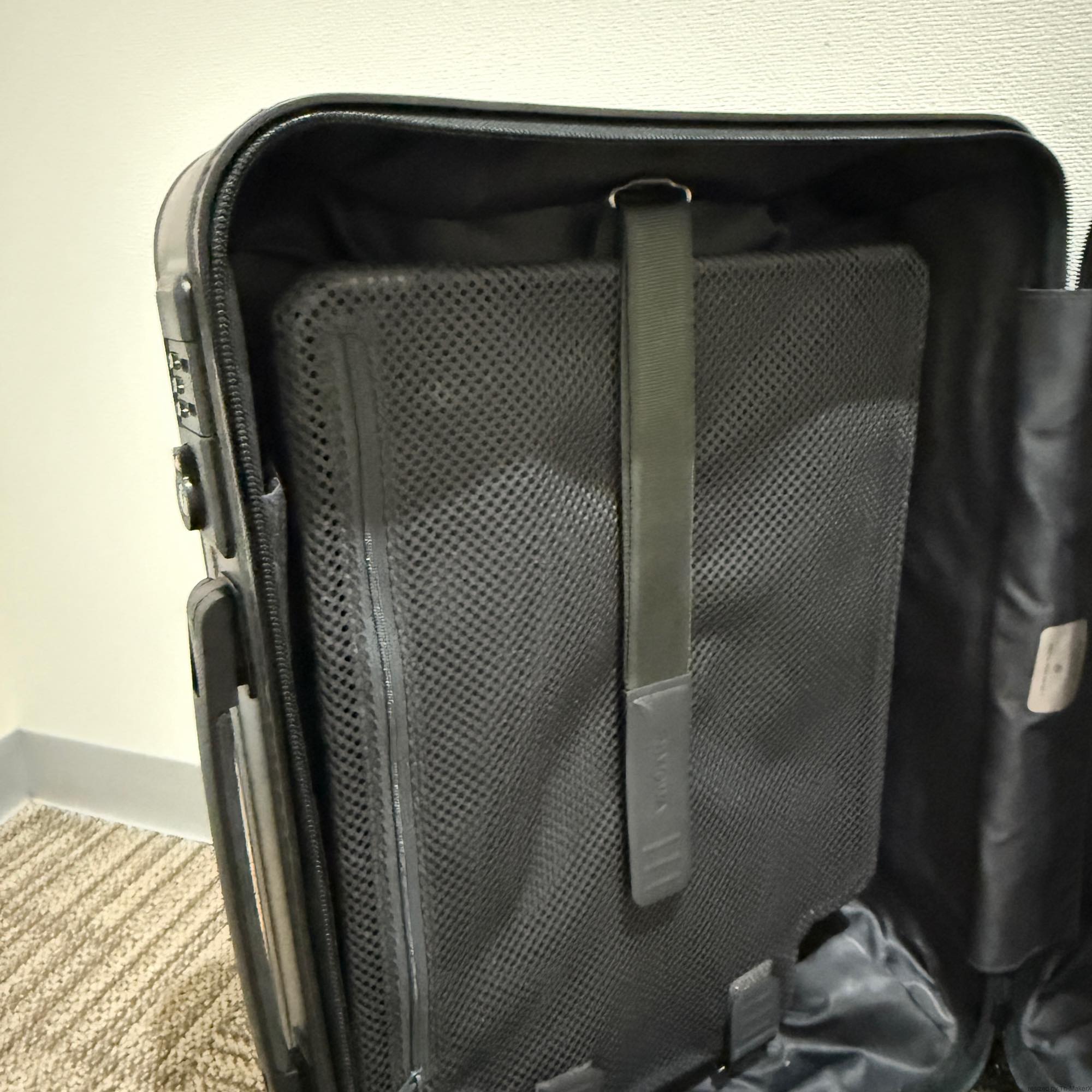 リモワ エッセンシャル キャビン 832.53.63.1 中古美品 36L マットブラック