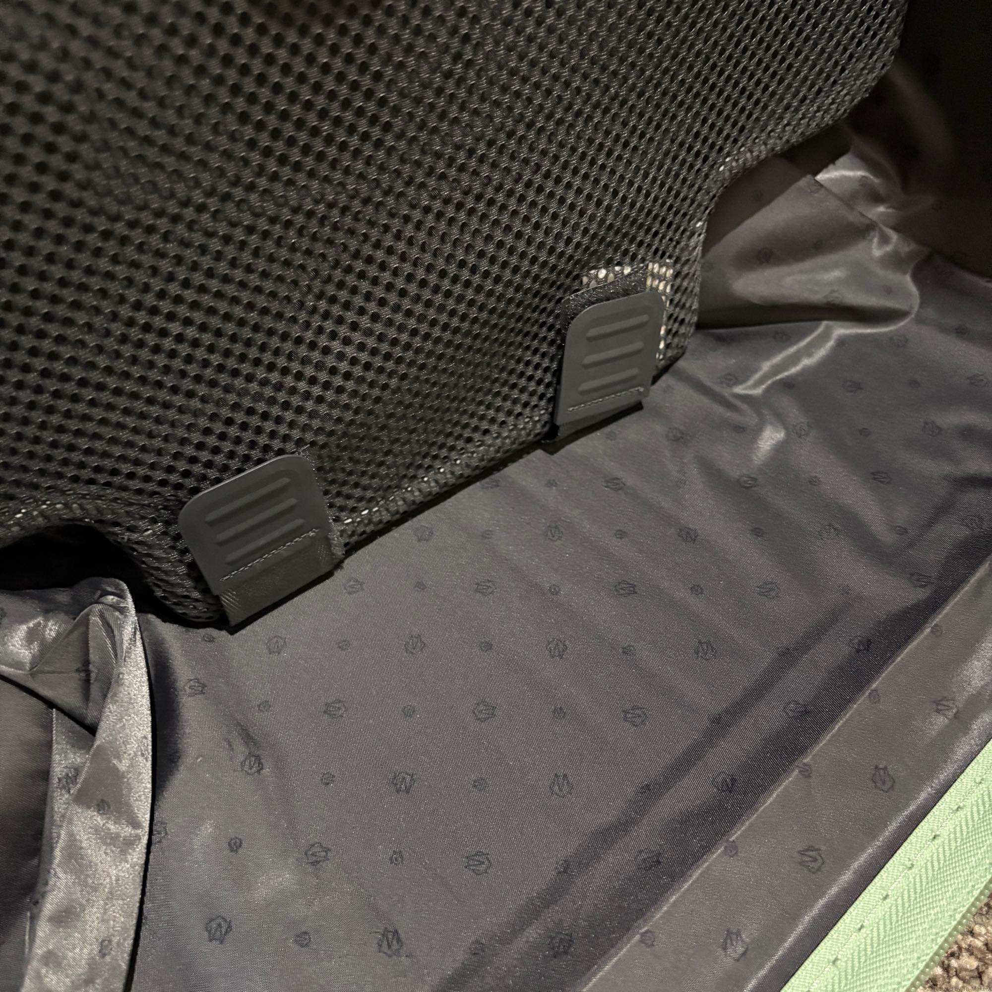リモワ エッセンシャル 832.80.94.4 バンブーグリーン トランクプラス 中古美品 101L