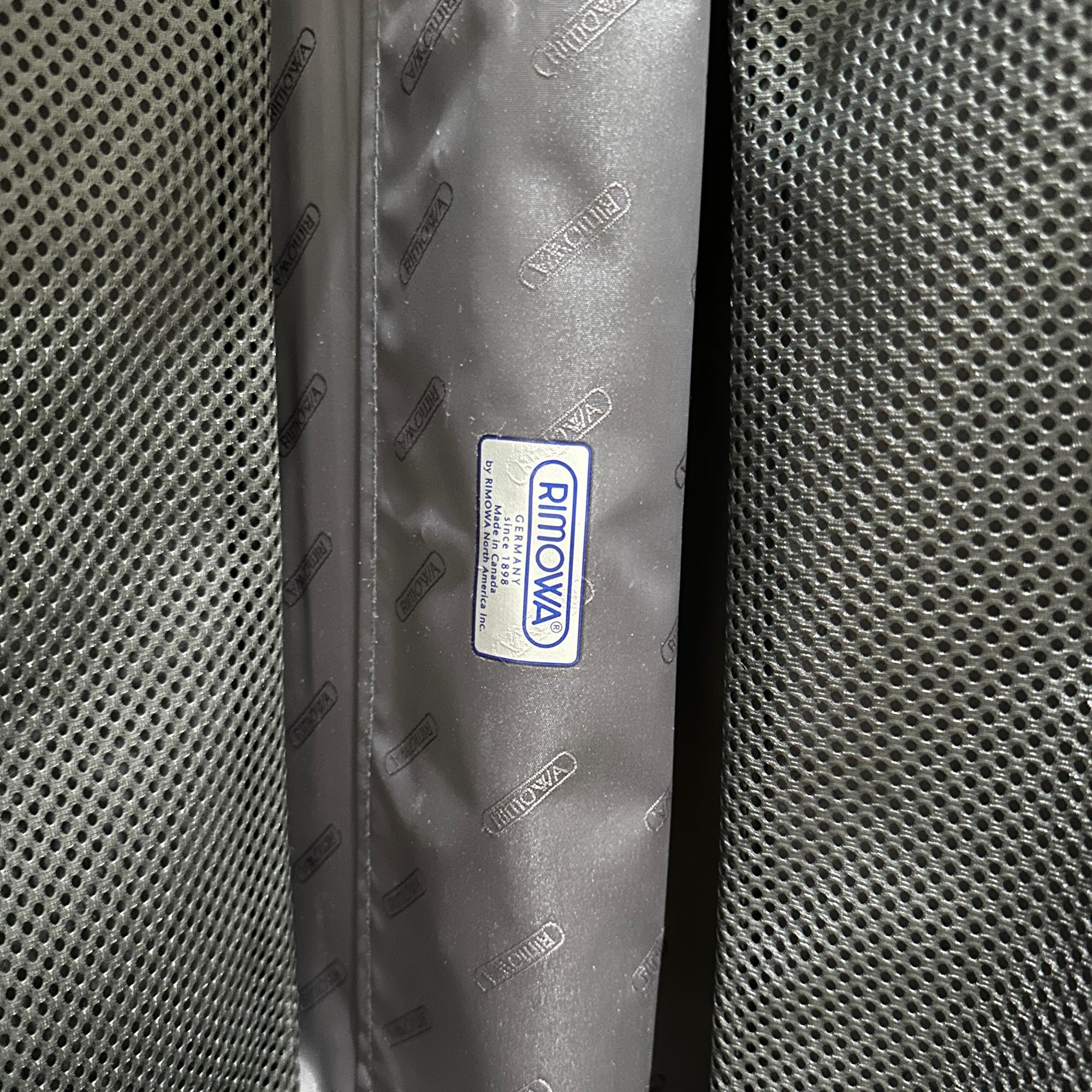 リモワ サルサデラックス 854.52 33リットル 中古美品 2輪