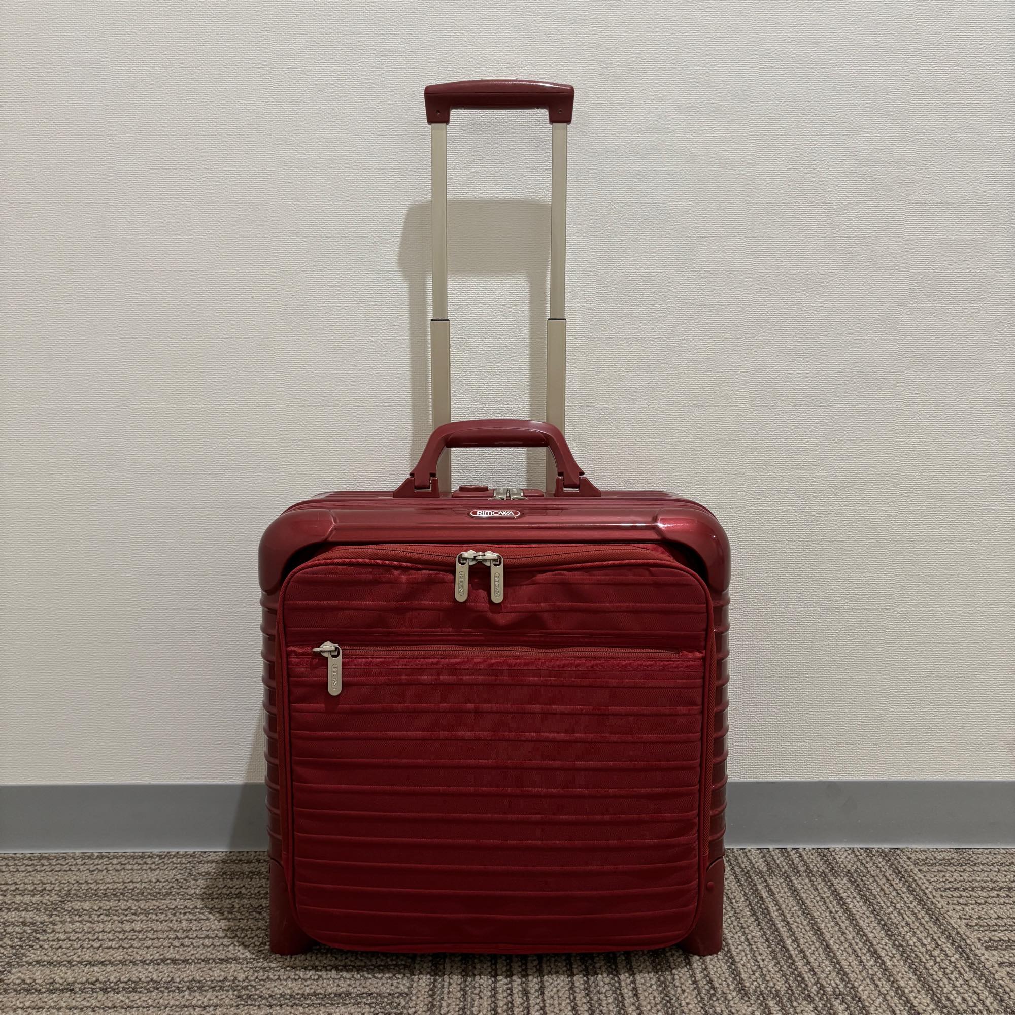 リモワ エッセンシャルスリーブ (サルサデラックス ハイブリッド) 863.41.21.2 23リットル 中古美品 2輪