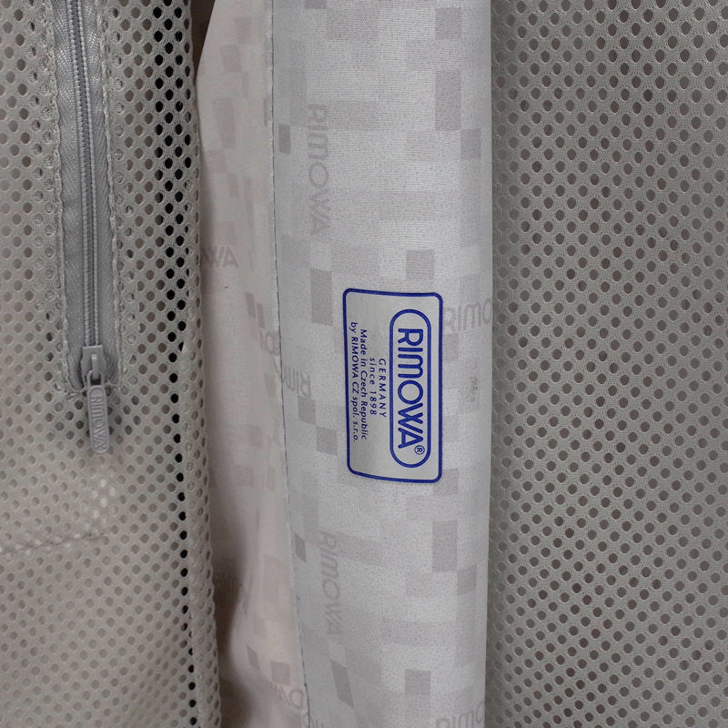 リモワ サルサ 中古美品 869.63 61リットル 4輪