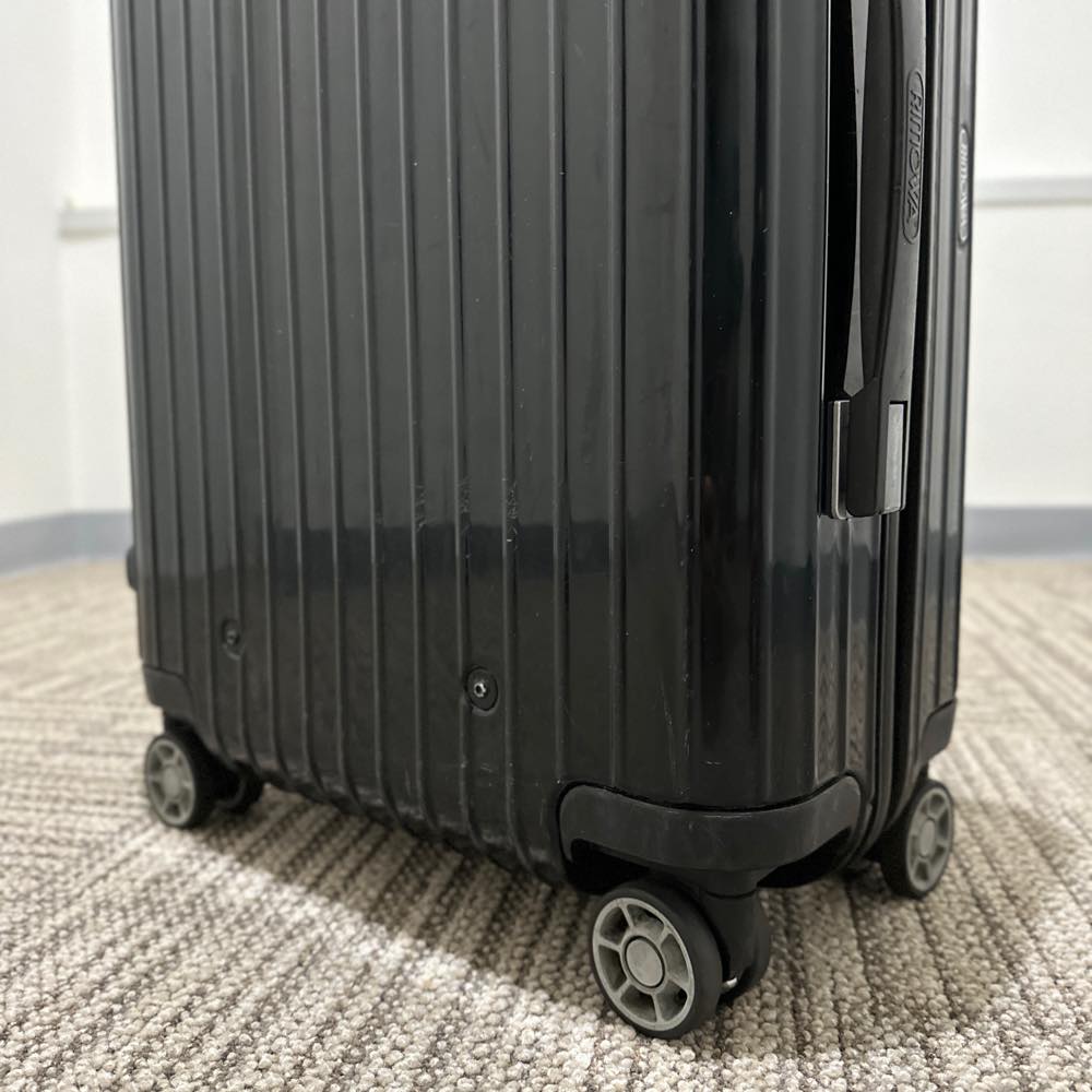 リモワ サルサデラックス 870.52 新古品 32リットル 4輪