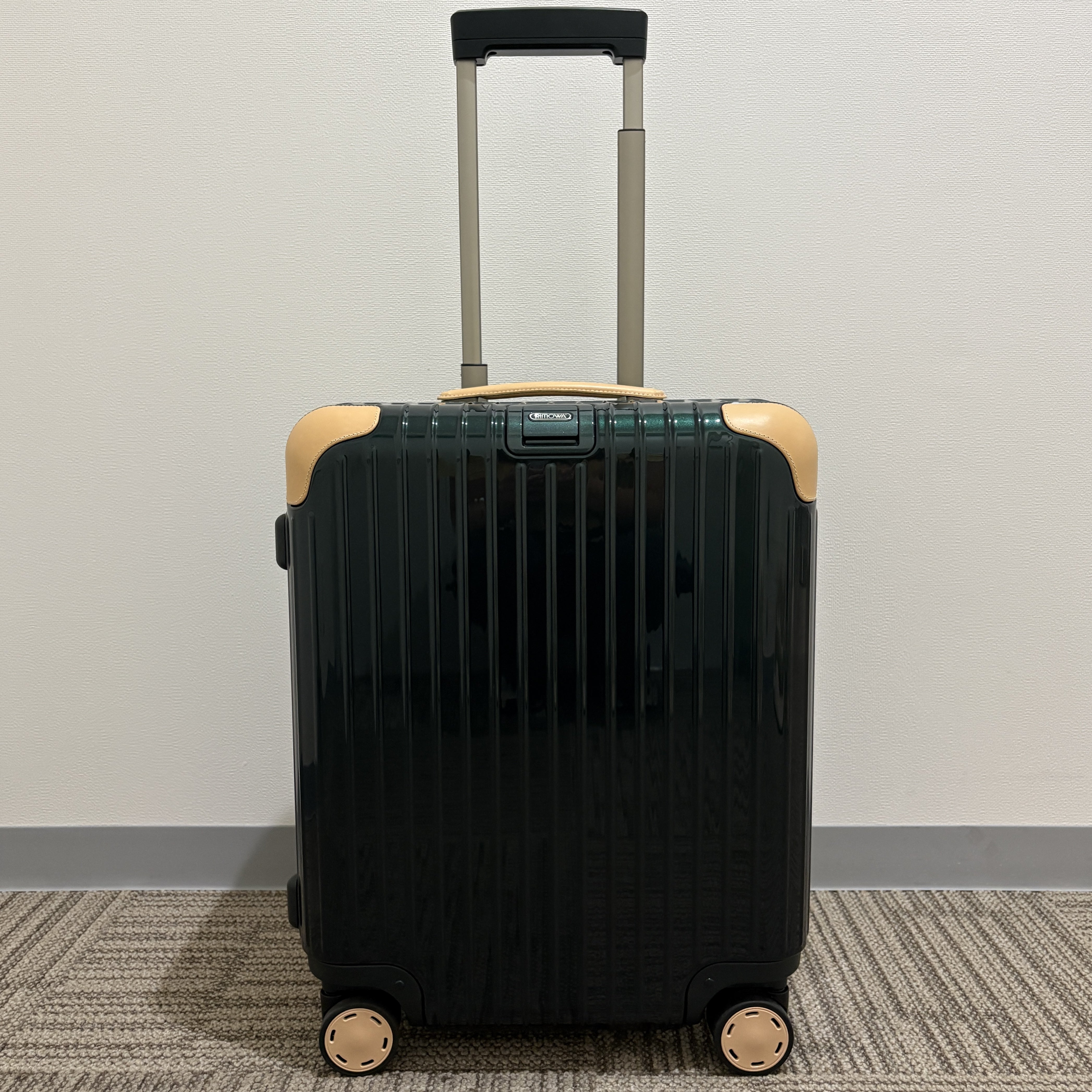 リモワ ボサノバ 870.56.41.4 42リットル 中古美品 4輪