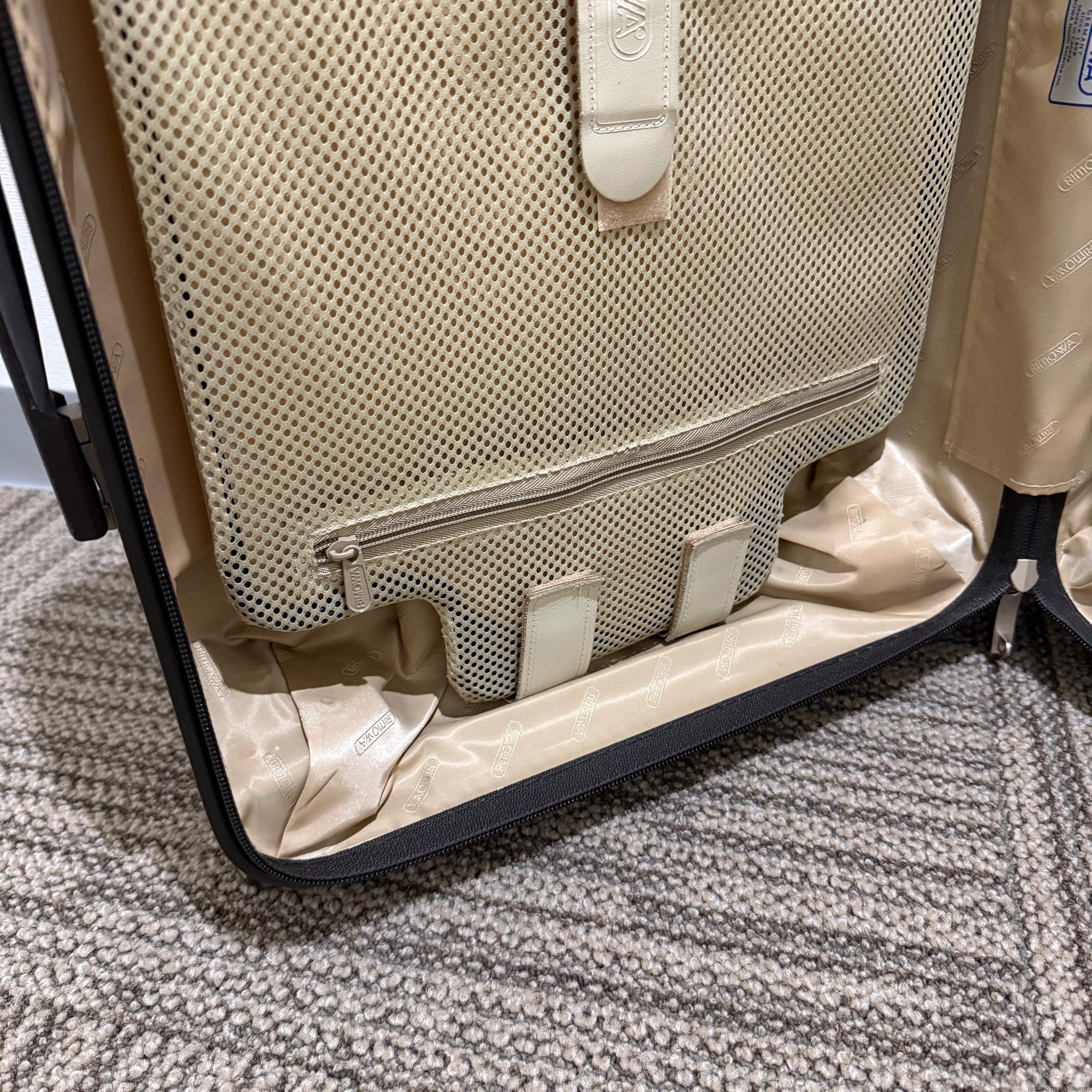 リモワ サルサデラックス 872.52 33リットル 中古商品 4輪