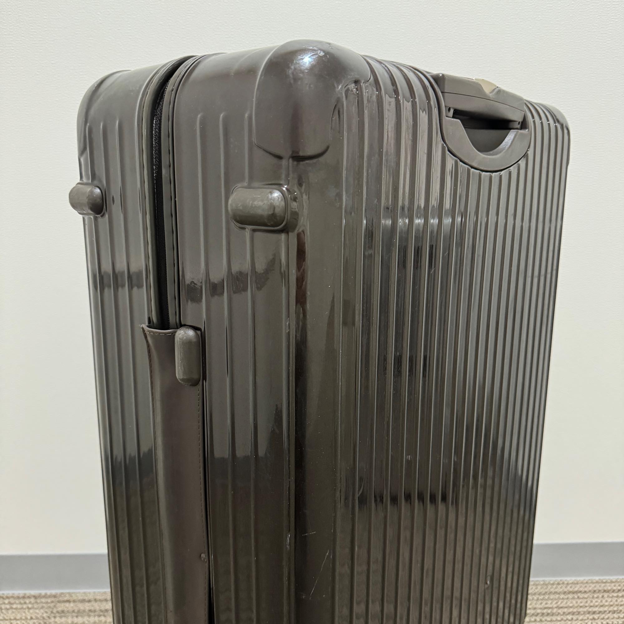 リモワ サルサデラックス 870.77 中古商品 104リットル 4輪
