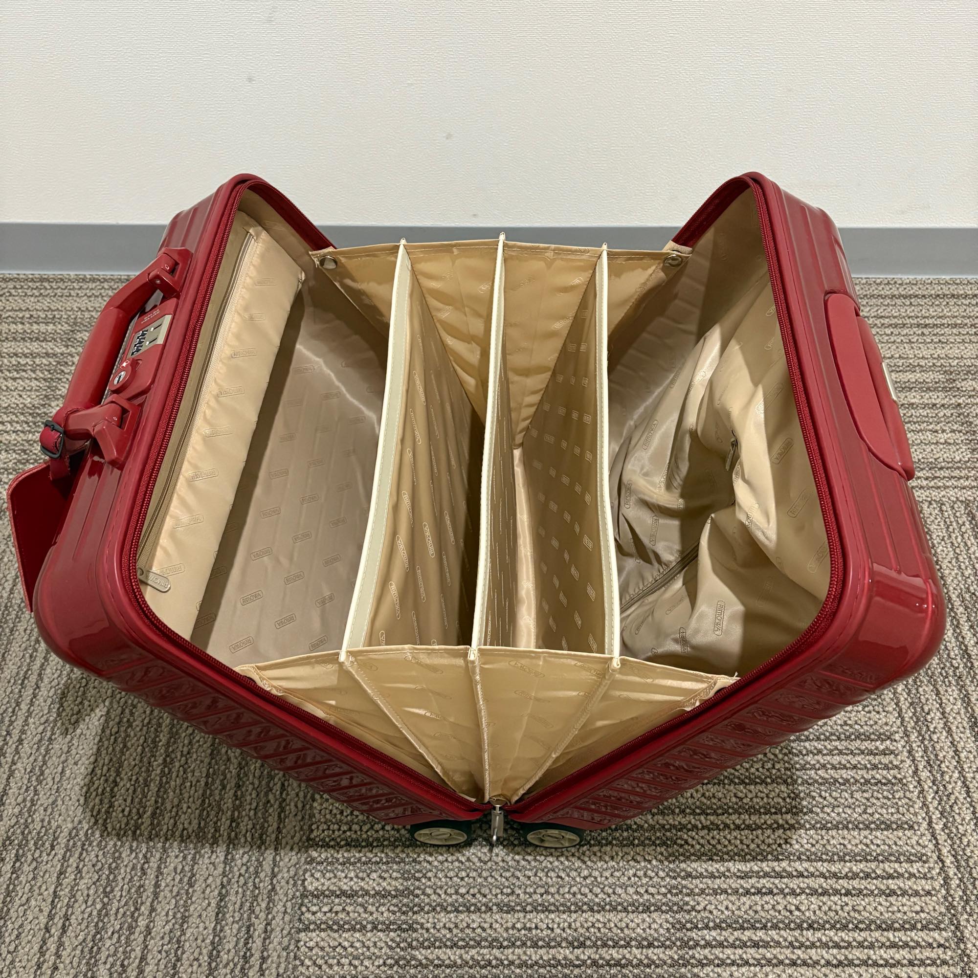 リモワ サルサ デラックス 873.40 29リットル 中古美品 4輪