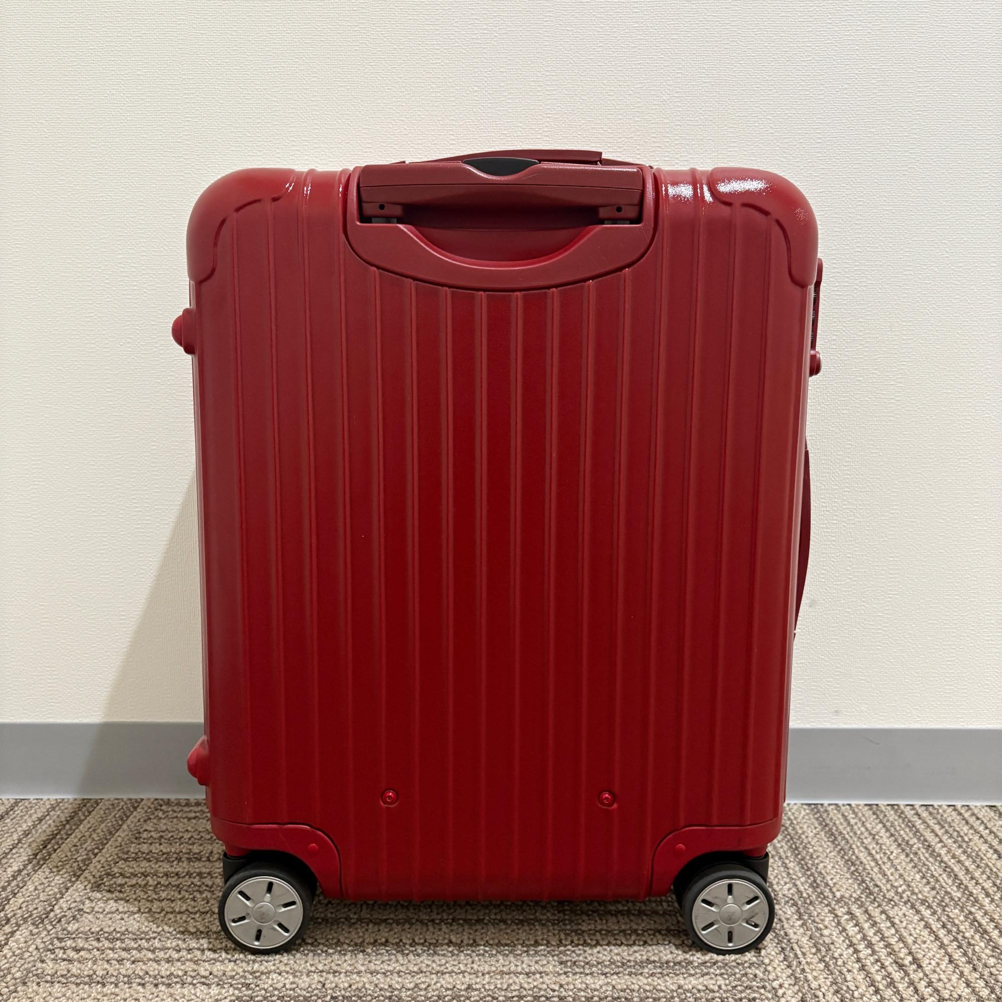 リモワ サルサ(エッセンシャル) 875.56 45リットル 中古美品 4輪