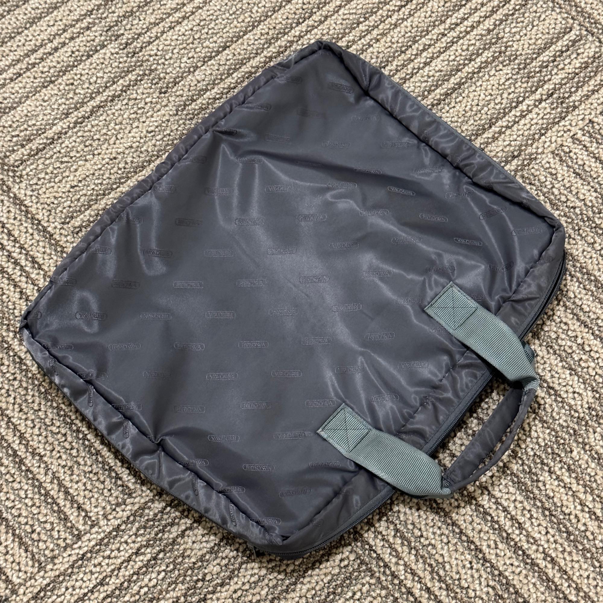 リモワ リンボ 880.40.50.2 中古美品 24リットル 4輪