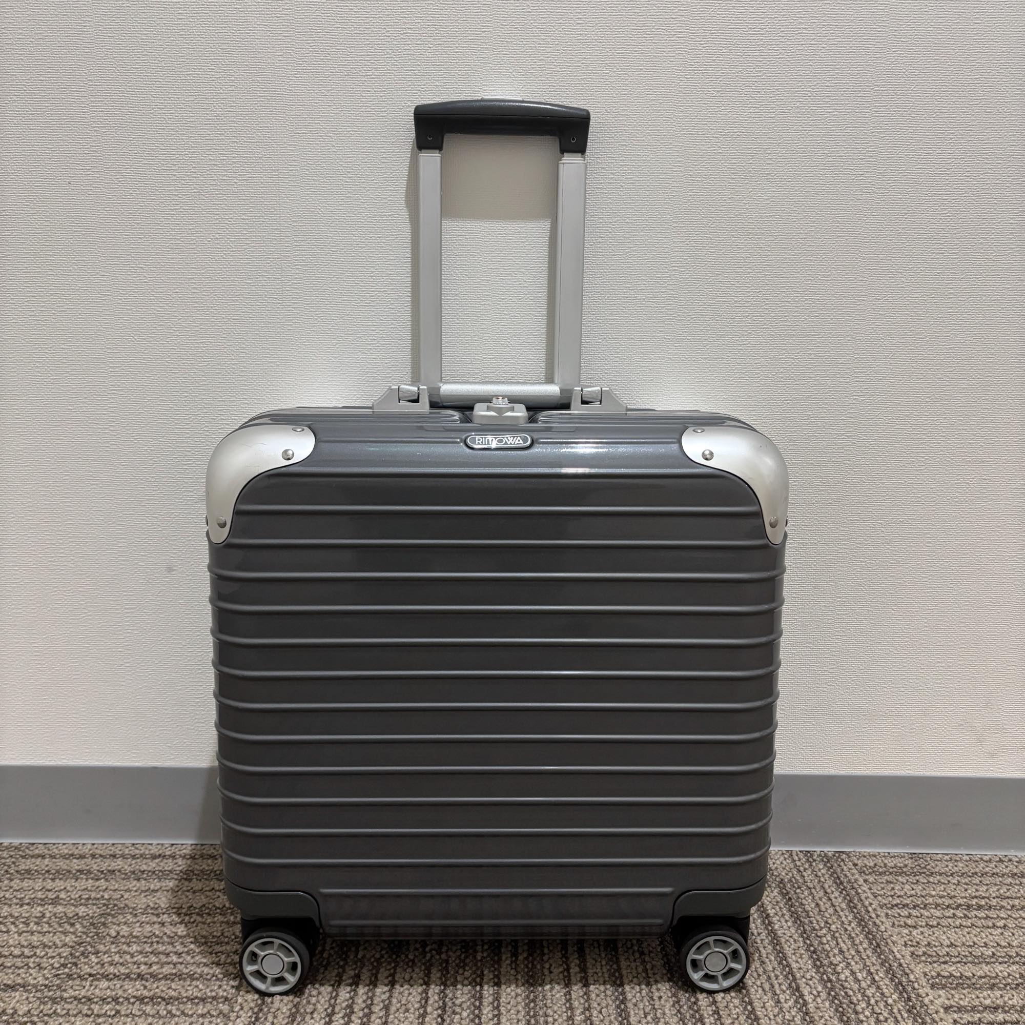 リモワ リンボ 880.40.50.2 中古美品 24リットル 4輪