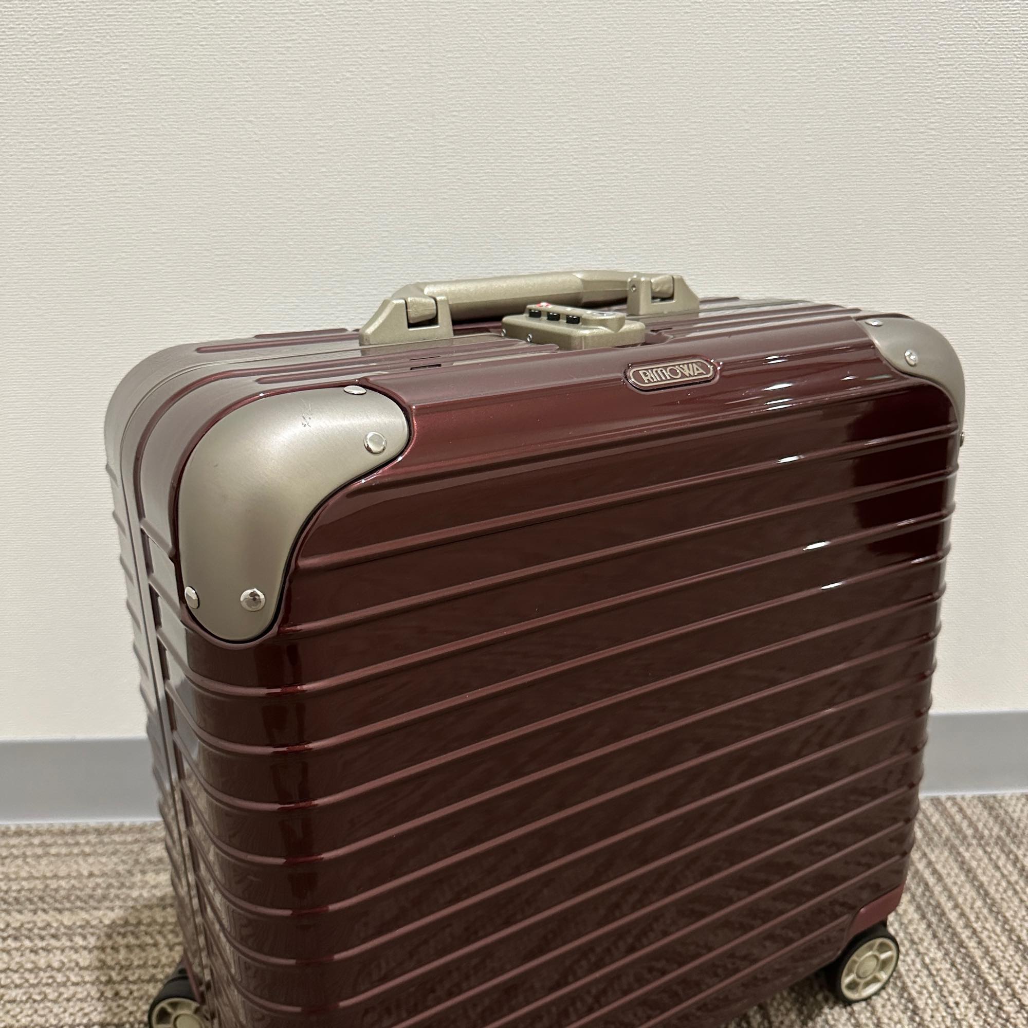 リモワ リンボ 881.40.34.4 27リットル 中古美品 4輪