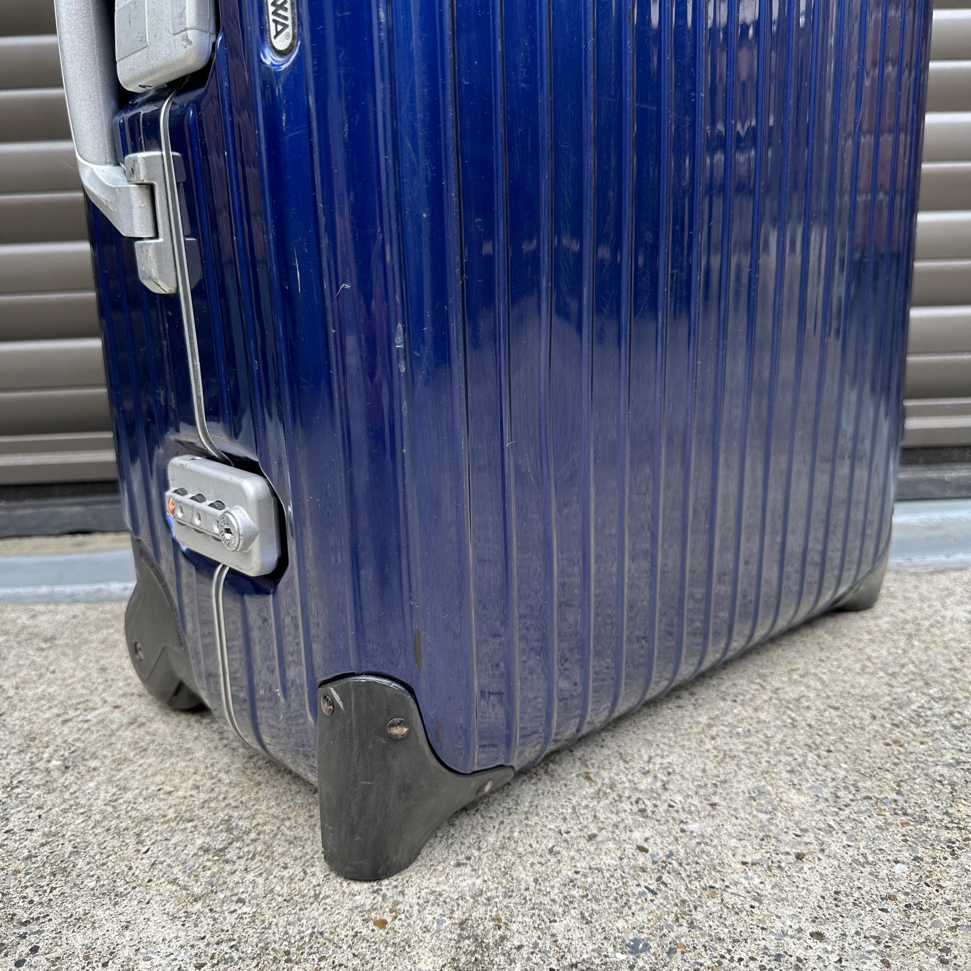 リモワ リンボ U881.63 60リットル 中古商品 2輪