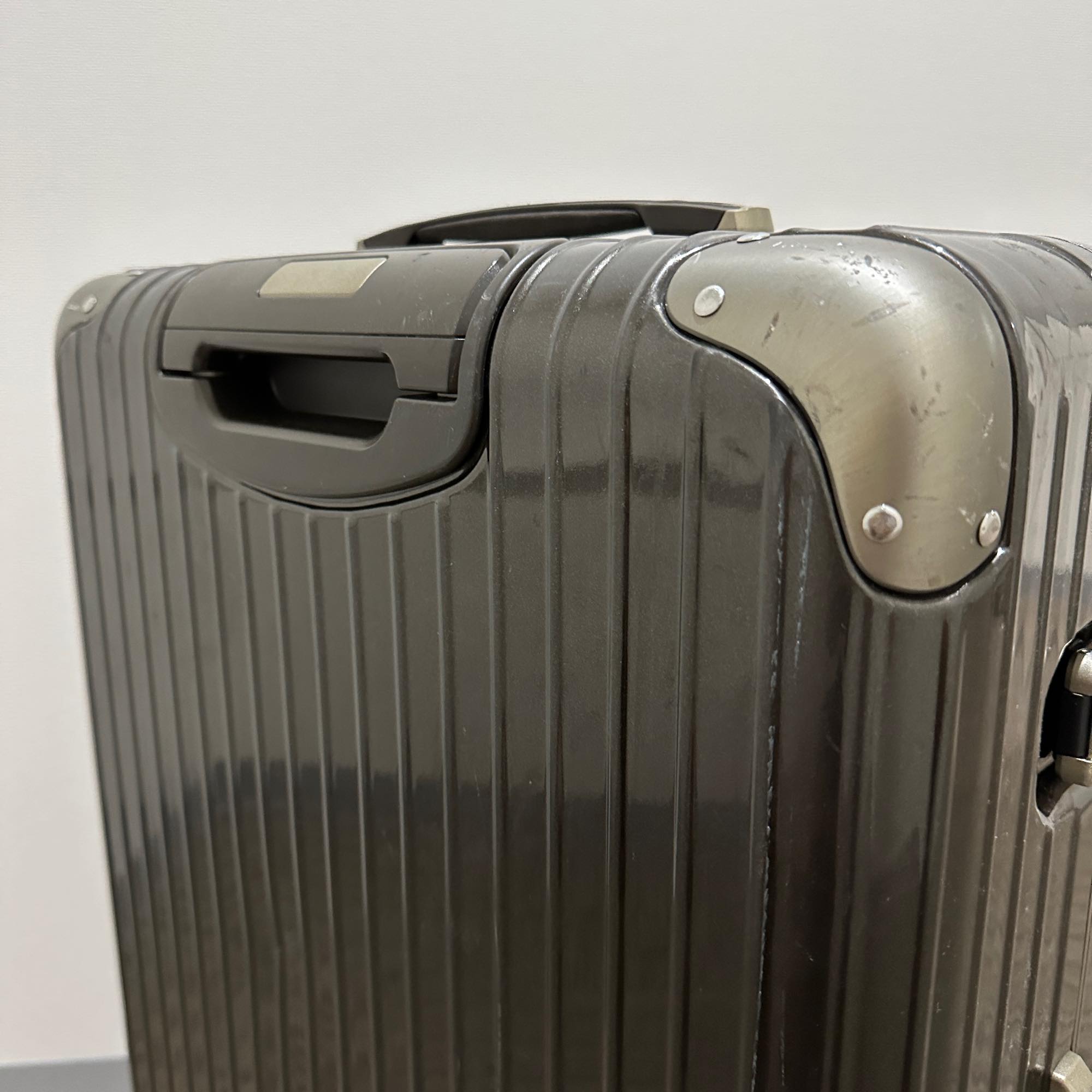 リモワ リンボ 881.70.33.4 73リットル 中古商品 4輪