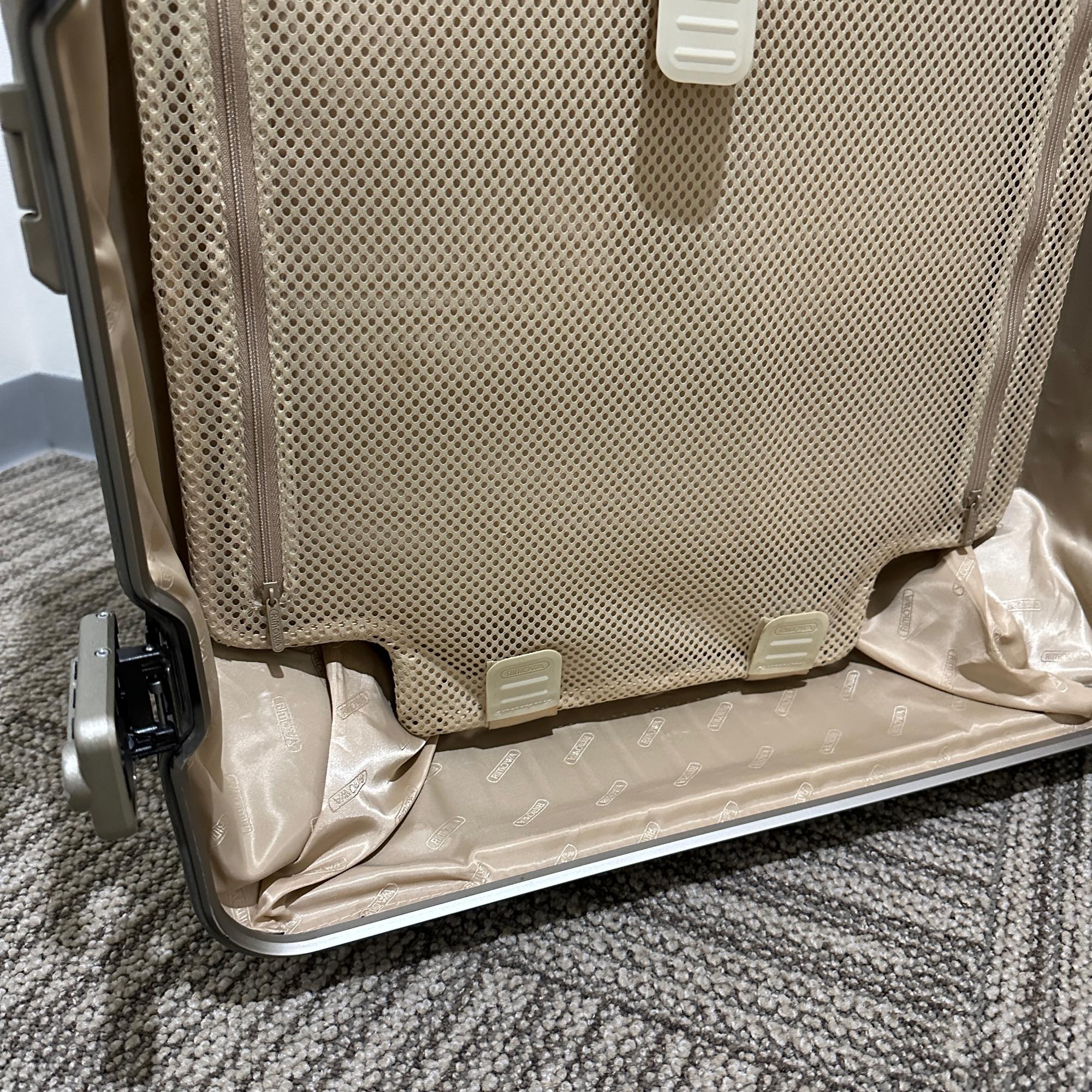リモワ リンボ 881.70.33.4 73リットル 中古商品 4輪