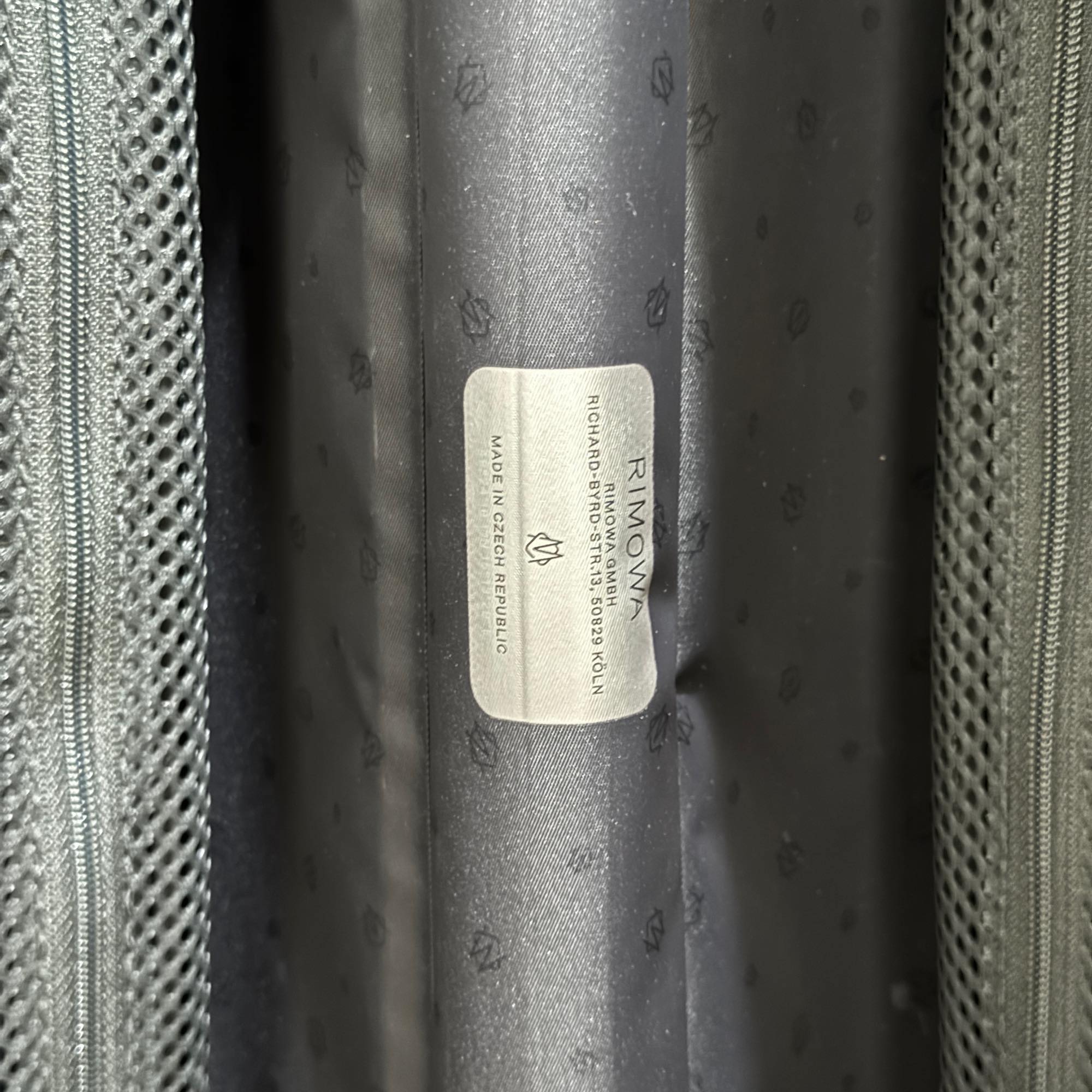 リモワ ハイブリッド 883.52 キャビンS グロスブルー 中古美品 32L
