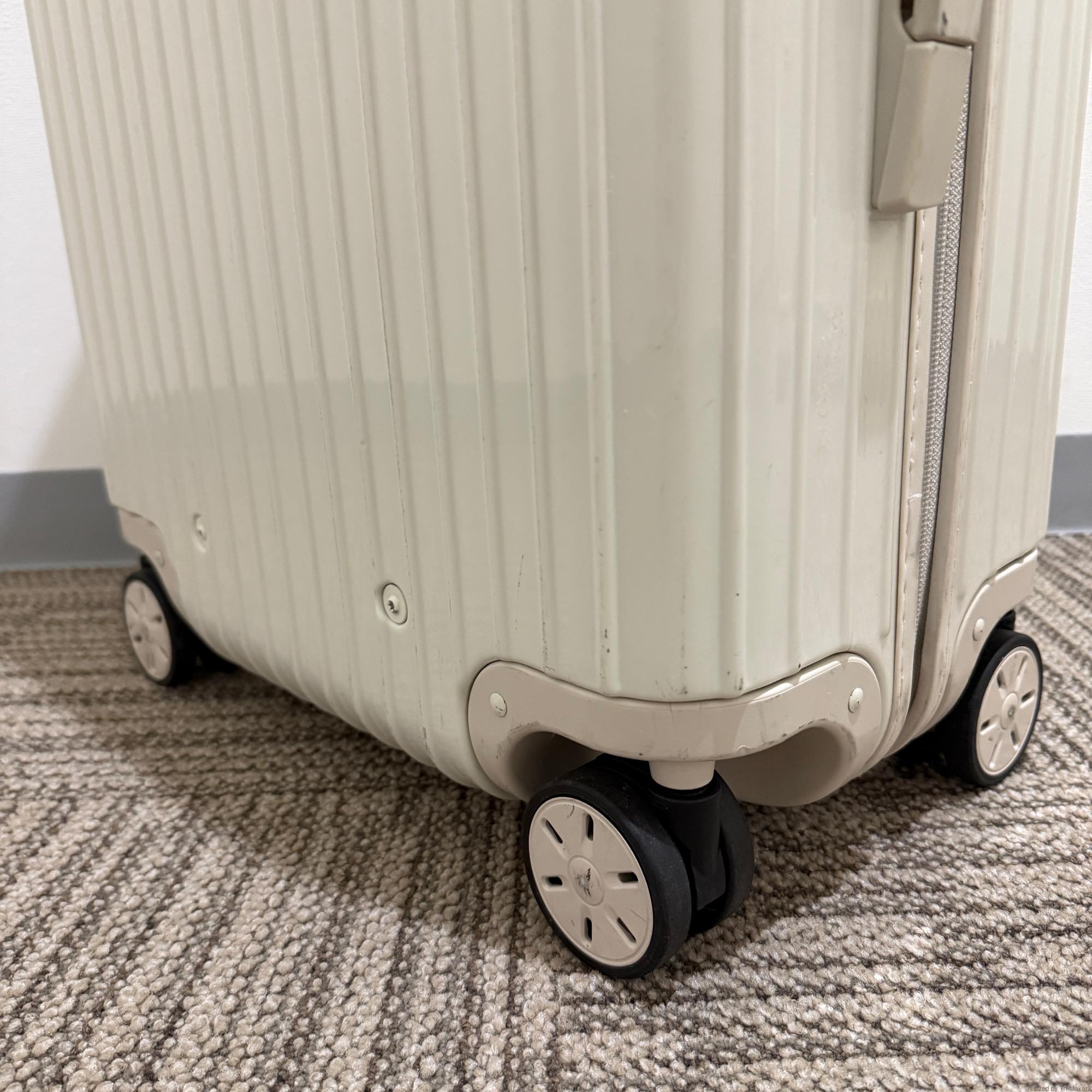 リモワ ユナイテッドアローズ限定 サルサ 895.45 中古美品 64リットル 4輪