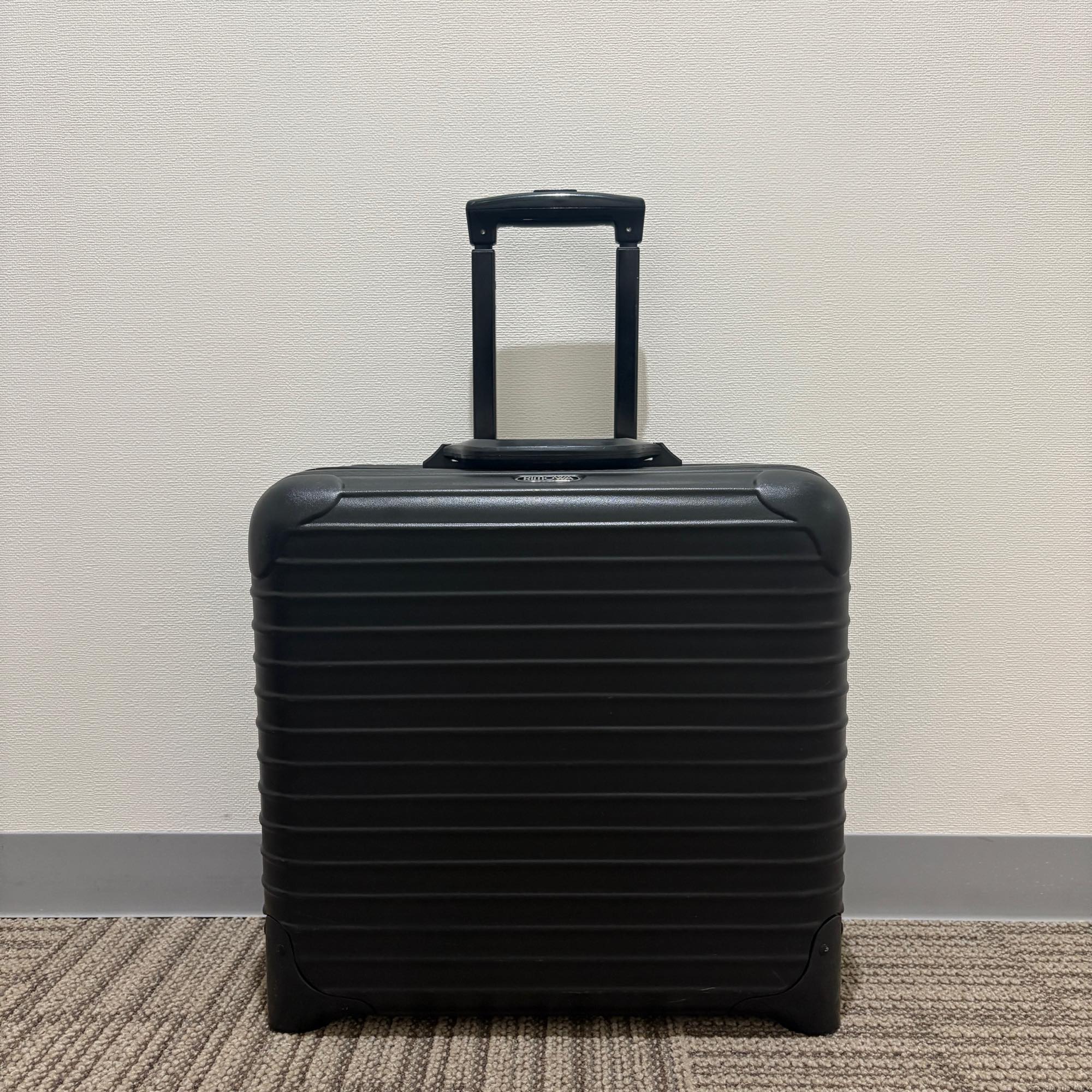リモワ サルサ(エッセンシャル) トロリー 中古商品 810.40-9 25リットル 2輪