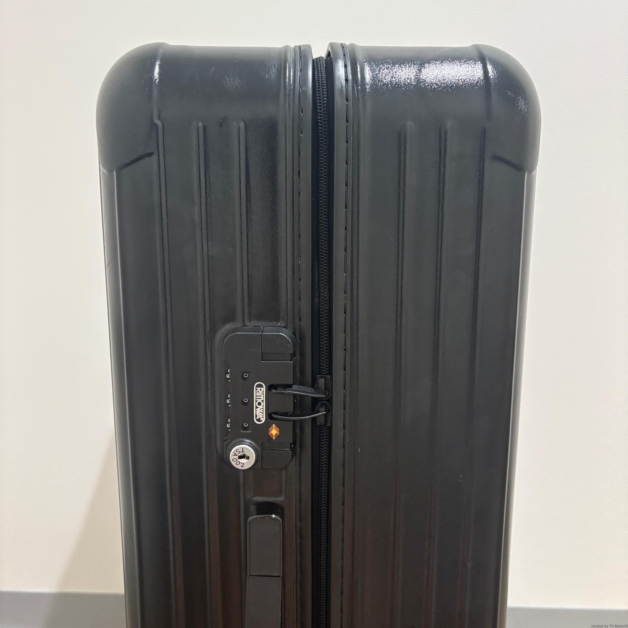 リモワ サルサ(エッセンシャル) 871.77-9 107リットル 中古美品 4輪