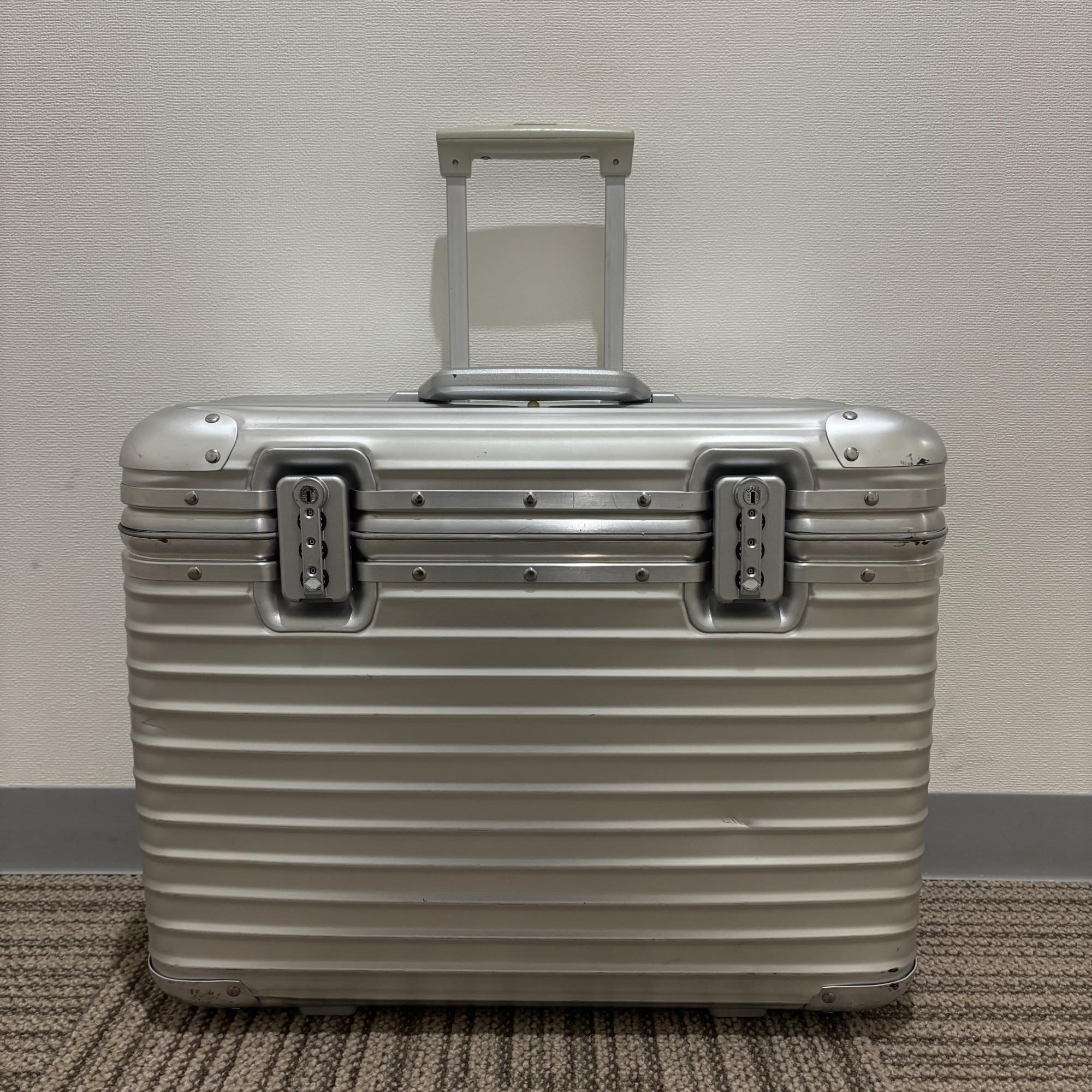 リモワ パイロット 920.50.00.2 中古商品 29リットル 2輪