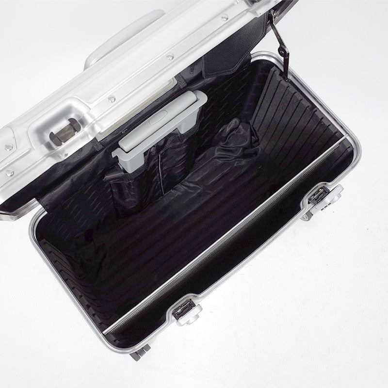 リモワ パイロット 920.51 中古商品 37リットル 4輪