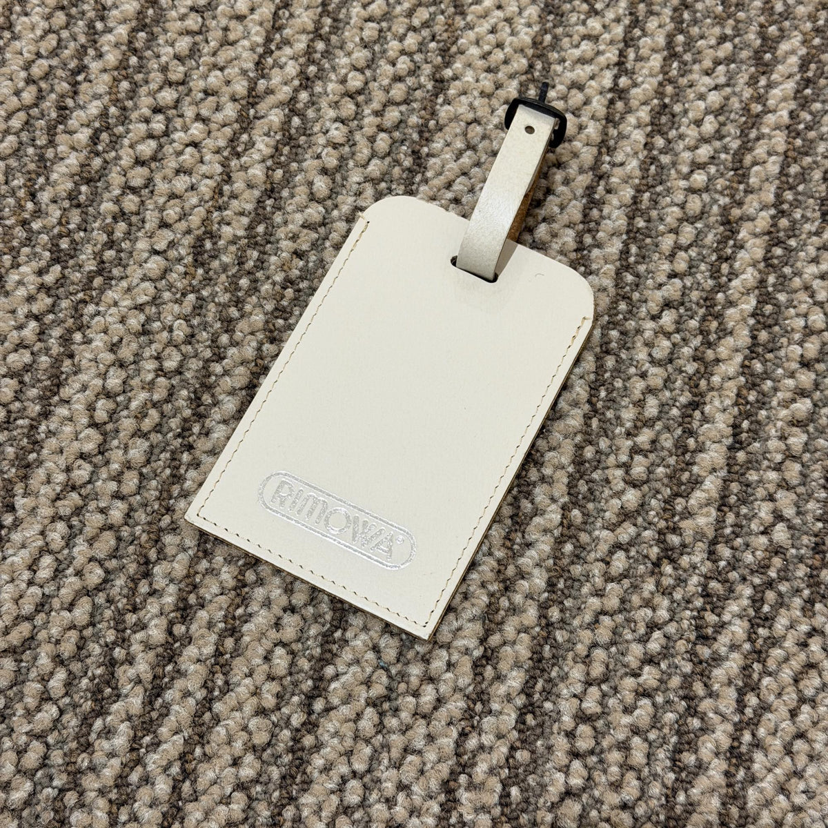 リモワ トパーズ チタニウム 924.63.03.4 68リットル 中古美品 4輪