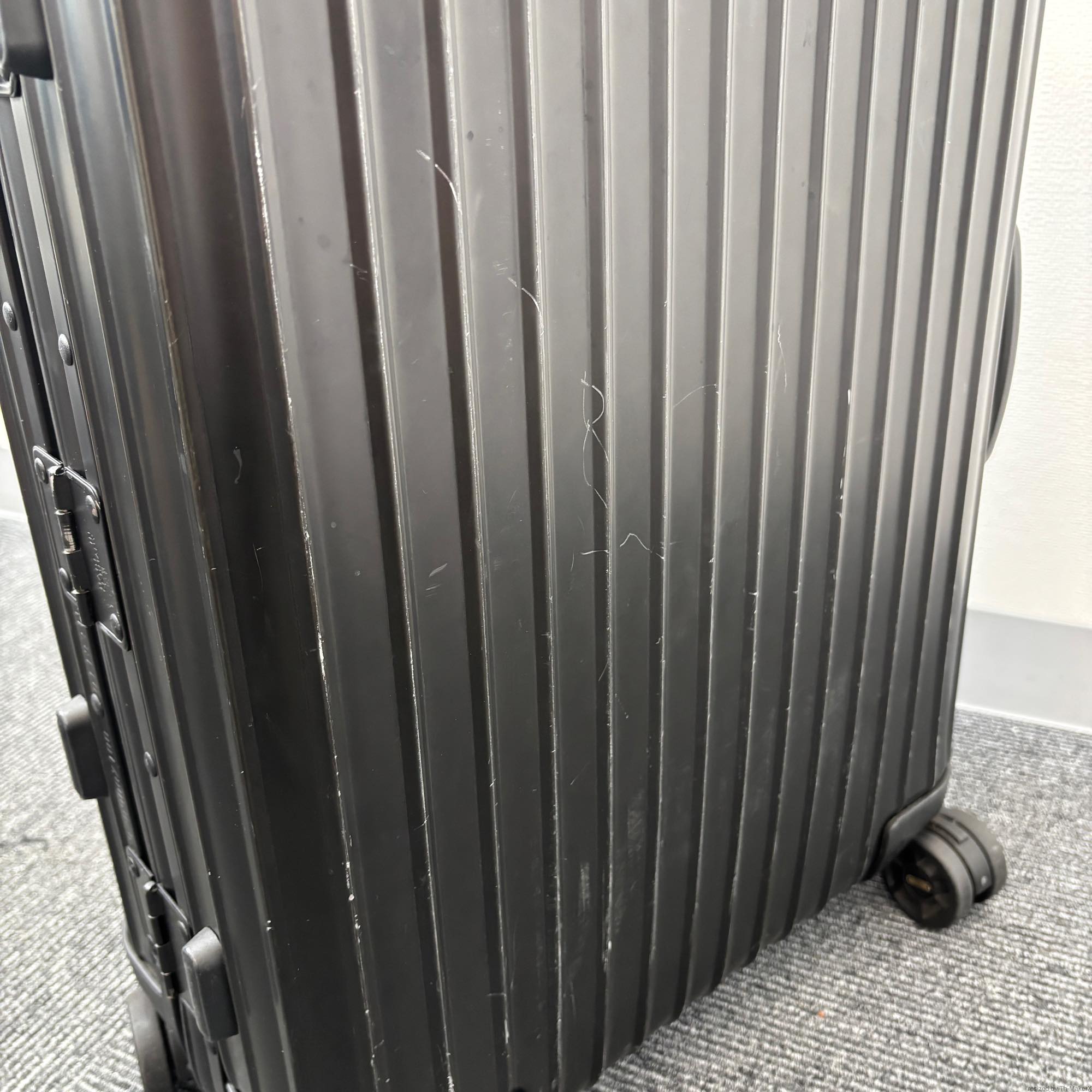 リモワ×モンクレール限定モデル 34リットル 中古商品 4輪