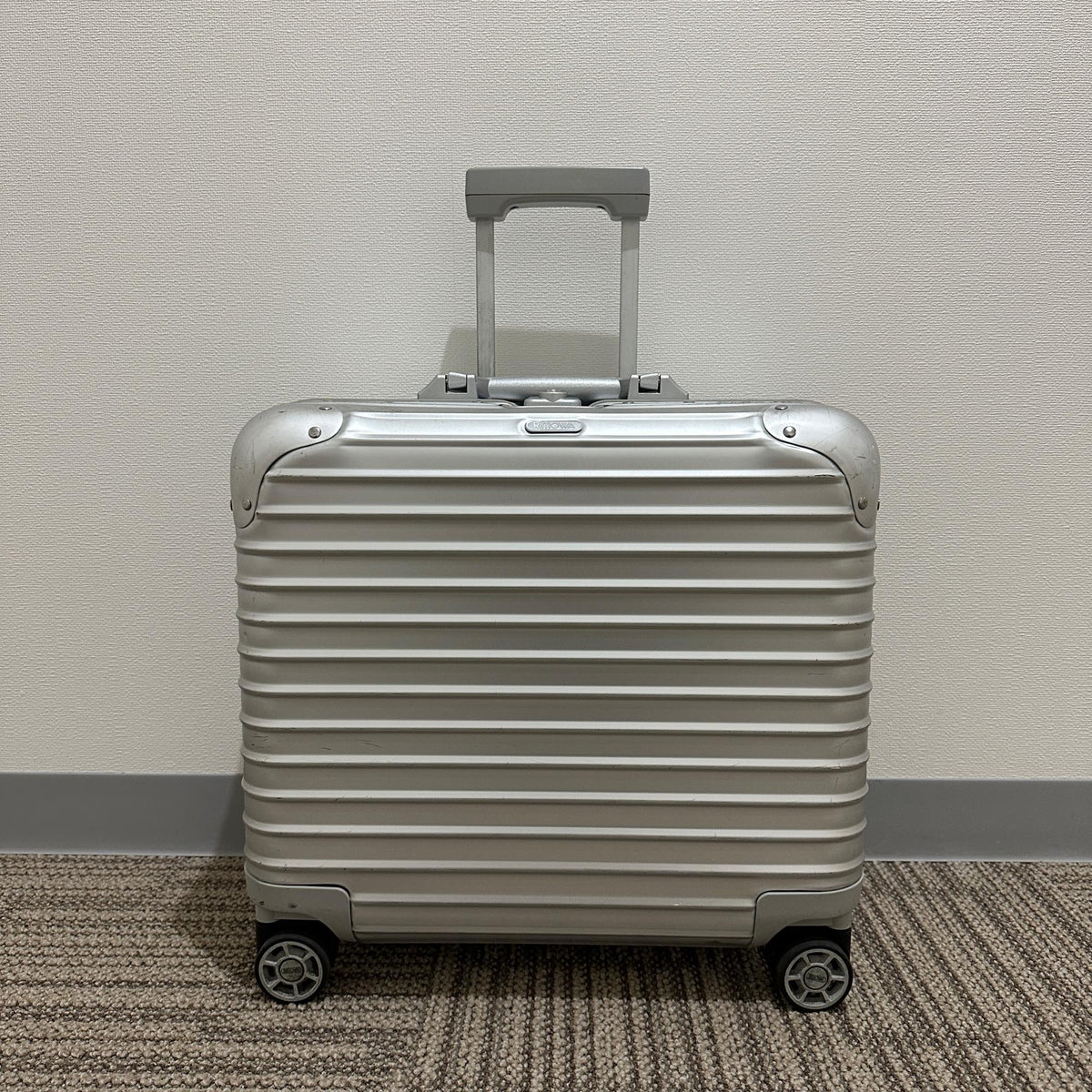リモワ トパーズ 923.40-1 中古商品 26リットル 4輪 – リモワ(RIMOWA 