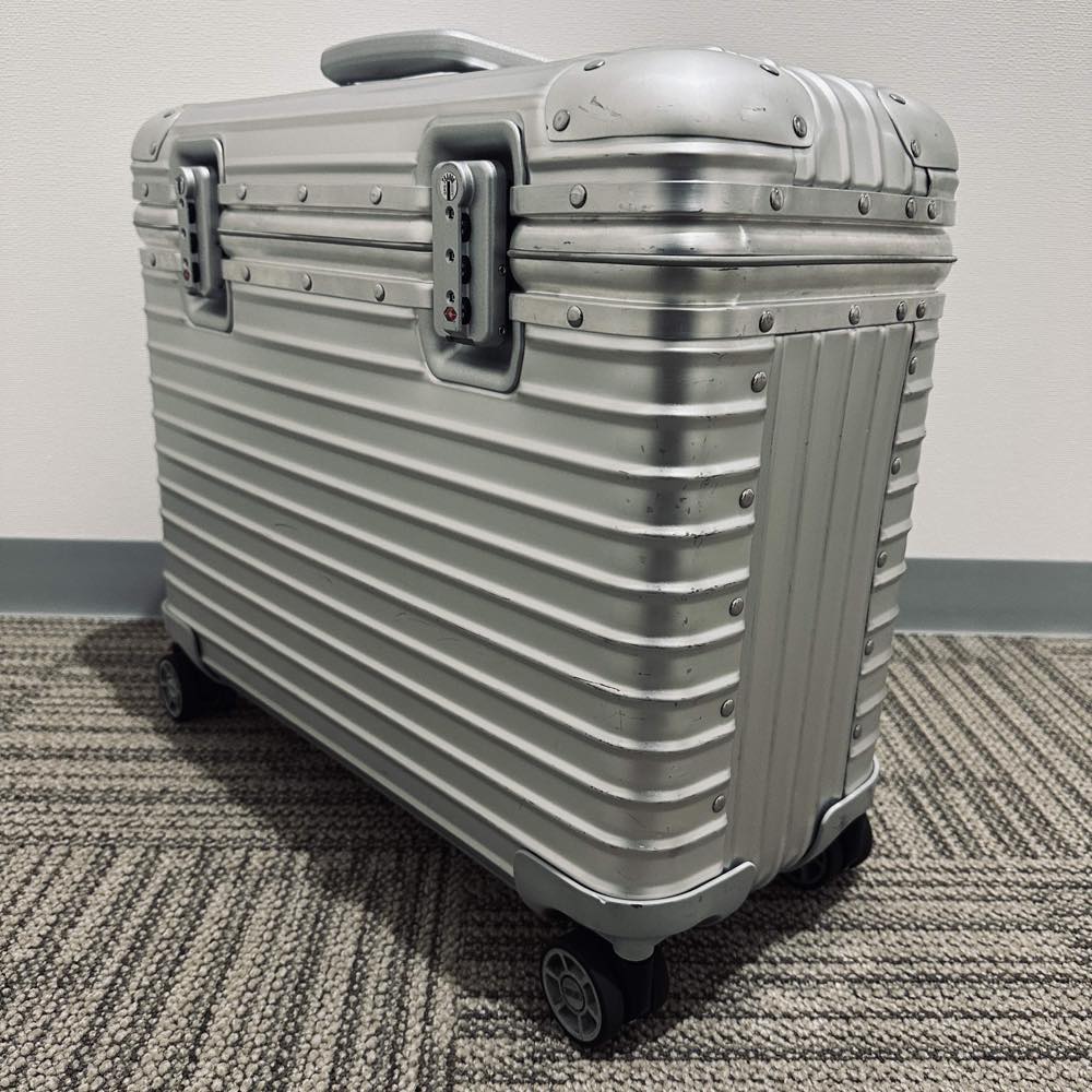 リモワ パイロット 923.50.00.4 中古商品 34リットル 4輪