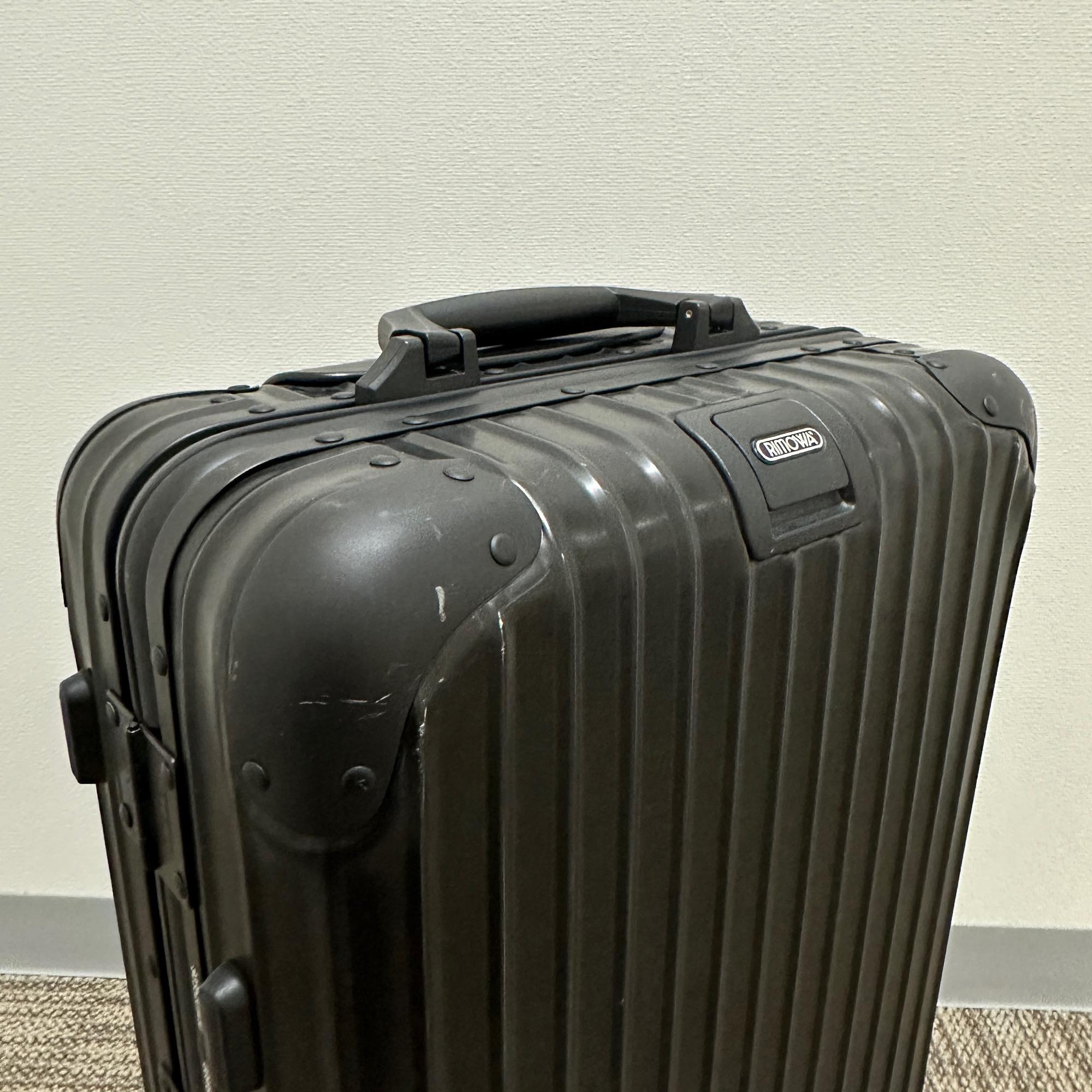 リモワ トパーズ ステルス 923.52.01.4 32リットル 中古商品 4輪