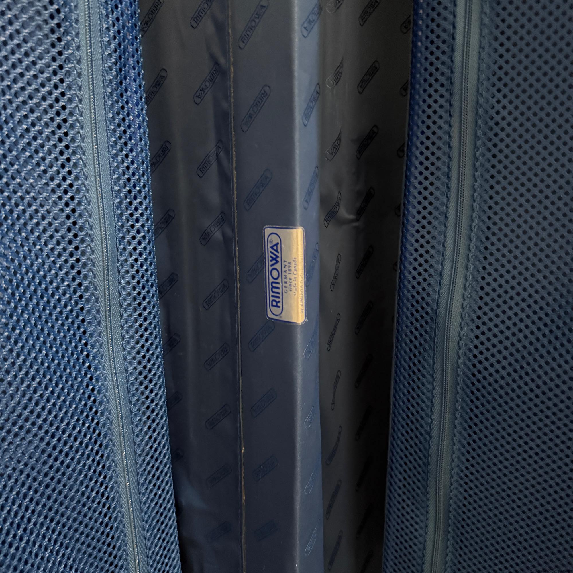 リモワ トパーズ 923.70.00.4 82リットル 中古商品 4輪