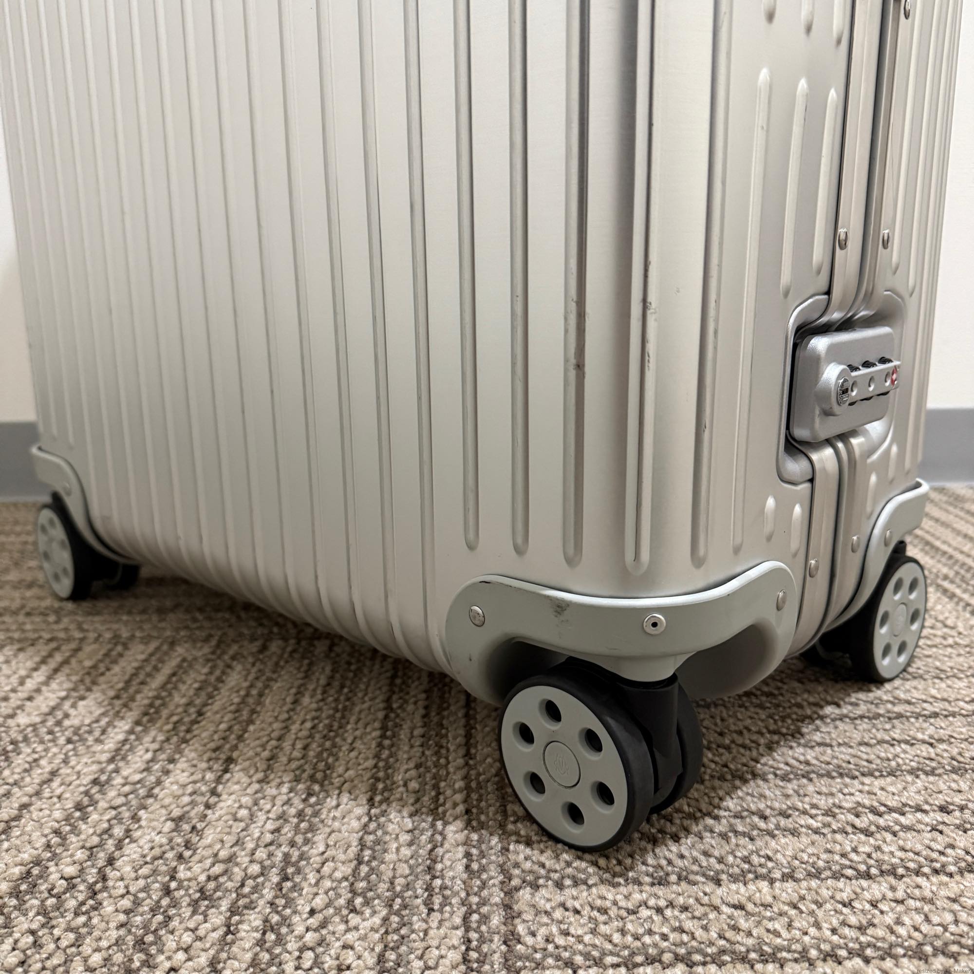 リモワ オリジナル チェックインL 925.73.00.4 シルバー 中古美品 86リットル 4輪