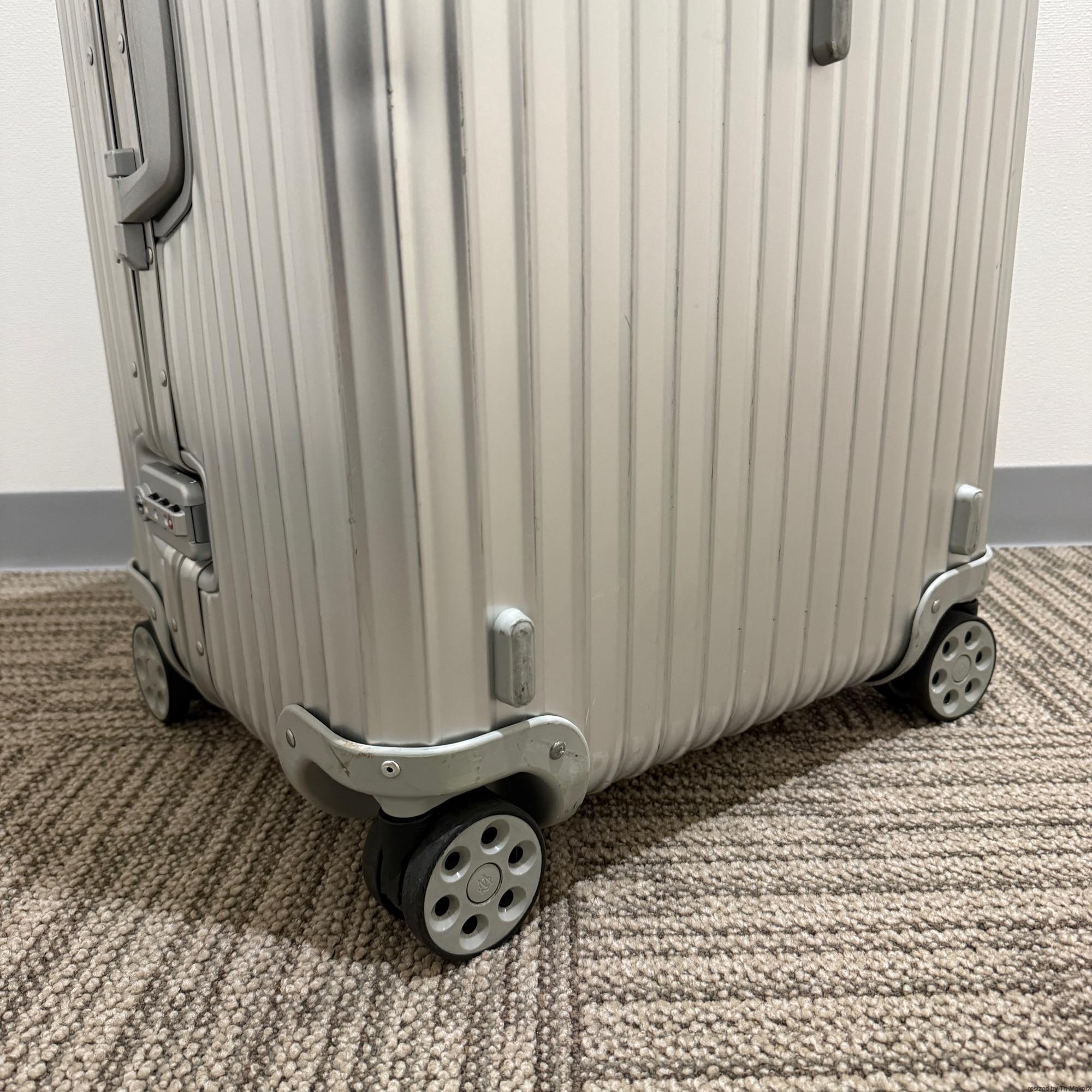 リモワ オリジナル 925.75.00.4 中古美品 トランク シルバー 90リットル 4輪