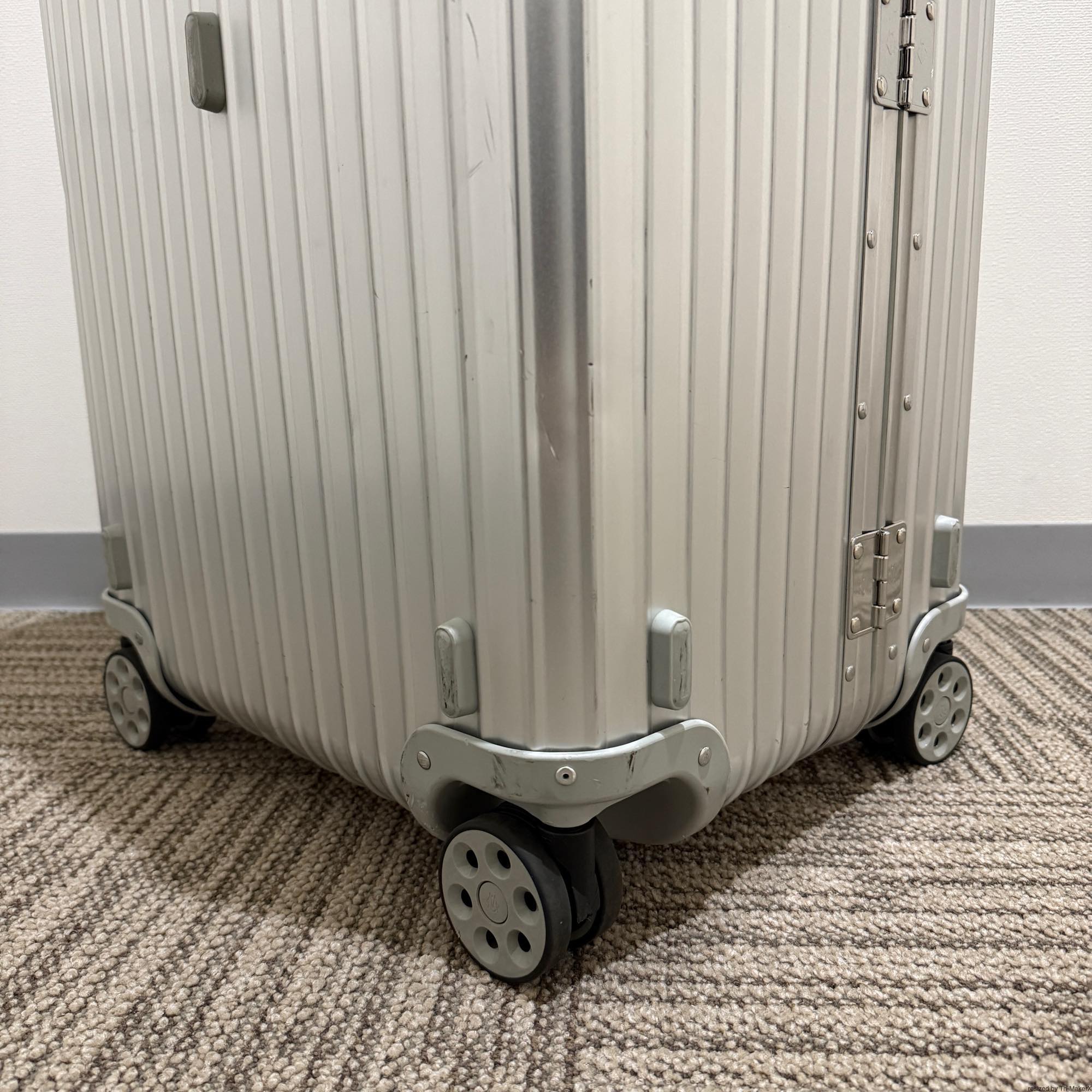 リモワ オリジナル 925.75.00.4 中古美品 トランク シルバー 90リットル 4輪