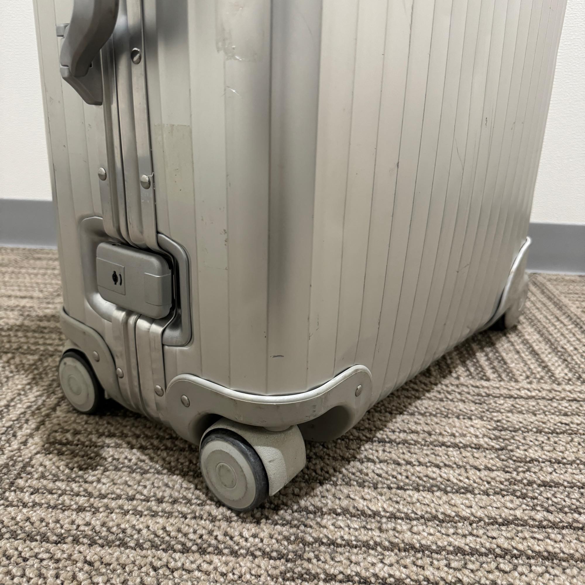 リモワ トパーズ 中古商品 U931.63 63リットル