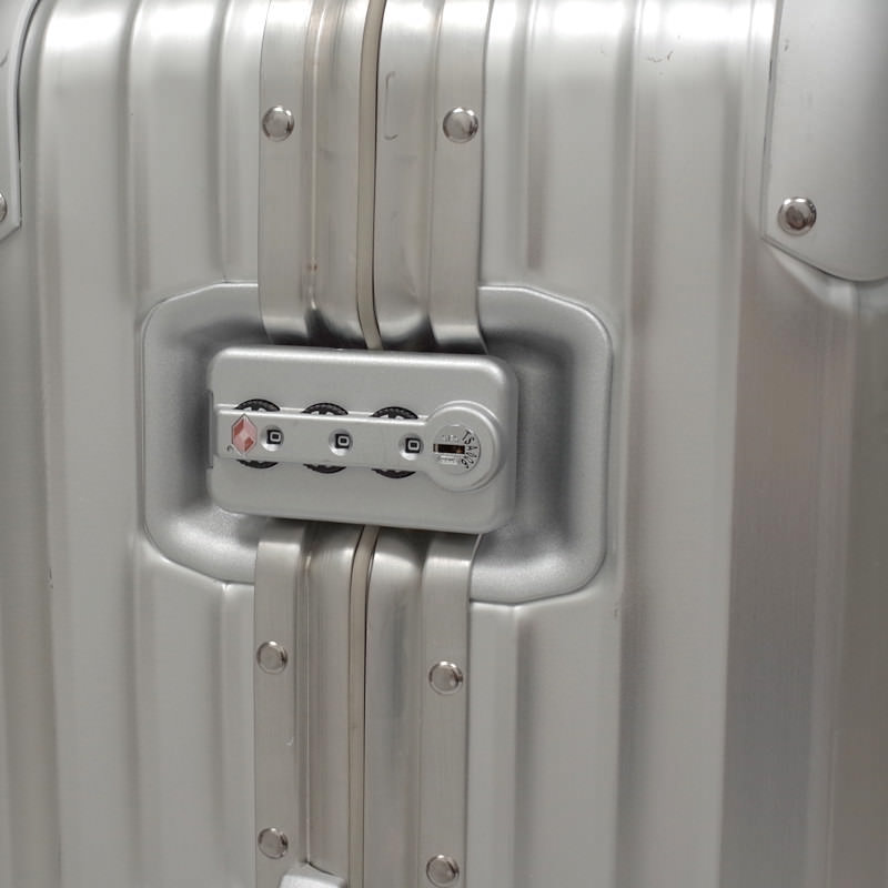 リモワ トパーズ 932.63 中古商品 64リットル 4輪