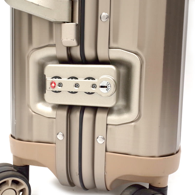 リモワ トパーズ 945.52 中古商品 32リットル 4輪