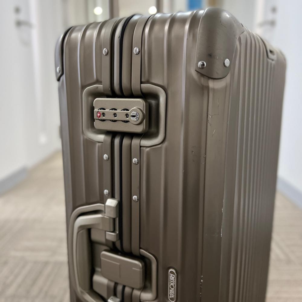 リモワ トパーズ 945.63 中古商品 64リットル 4輪