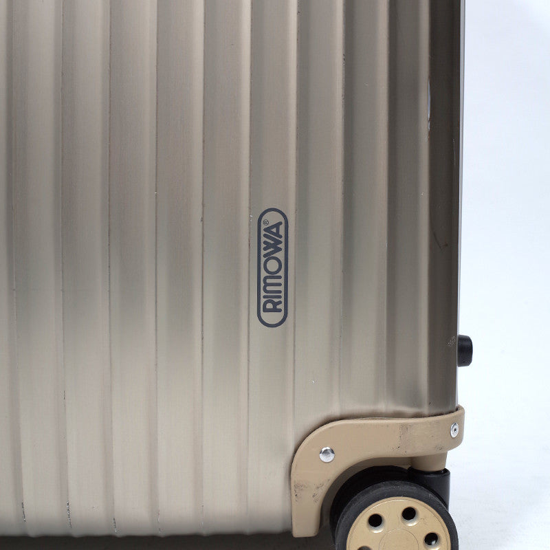 リモワ トパーズ チタニウム 中古商品 945.77 98リットル 4輪