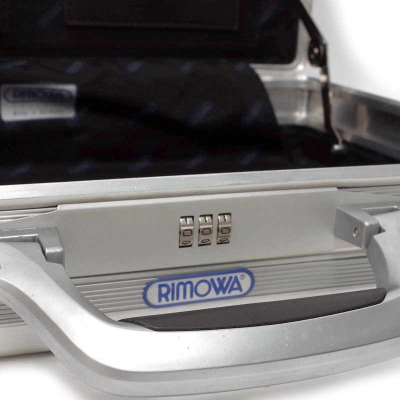 リモワ トパーズ アタッシェ 973.13 中古商品 8リットル